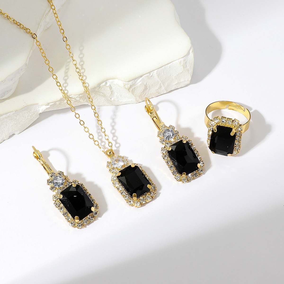 Cross-border necklace, women's light luxury, versatile zircon pendant, European and American women's golden square black crystal earrings, ring wholesale detail image 5