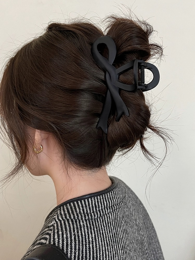 Fall in love with Maillard ~ Autumn and winter frosted bow, high-end style, large new ribbon shark clip for women