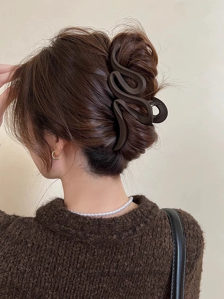 Encounter Maillard ~ Frosted scratch-off large high-end Hairpin for women, new shark hairpin for the back of the head detail image 3