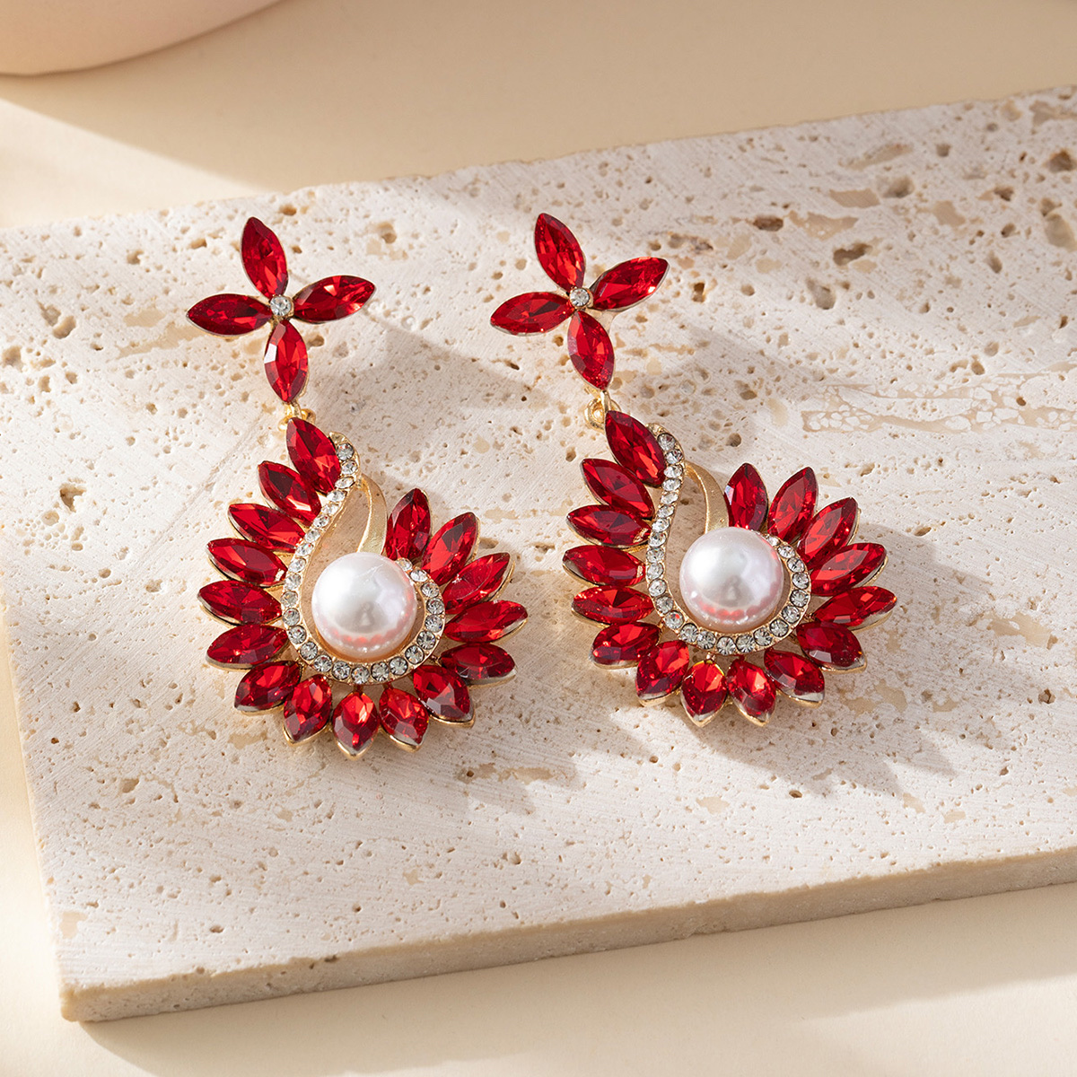 一款大红夸张火焰适合送礼女士跨境热门耳环耳饰