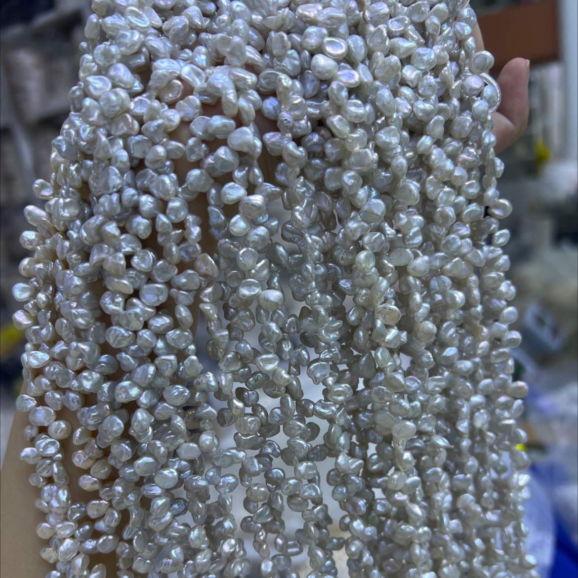 Baroque pearl petal regenerated pearl small particles, three-seven-hole broken silver detail image 1