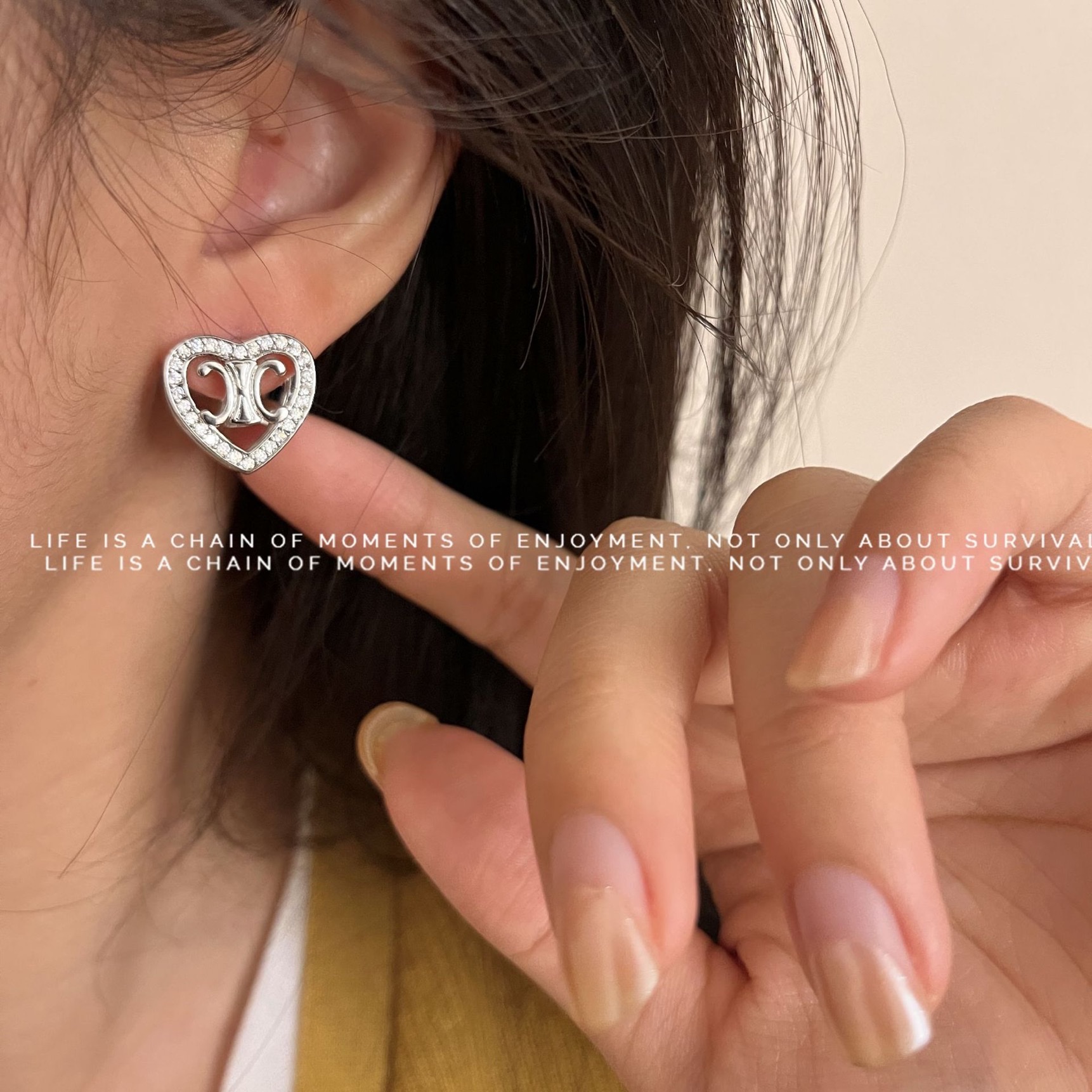 国潮饰品双面爱心闪钻双c耳环女轻奢高级感气质耳钉小众独特耳扣耳圈耳饰珍珠耳环饰品耳饰耳钉耳环耳饰细节图