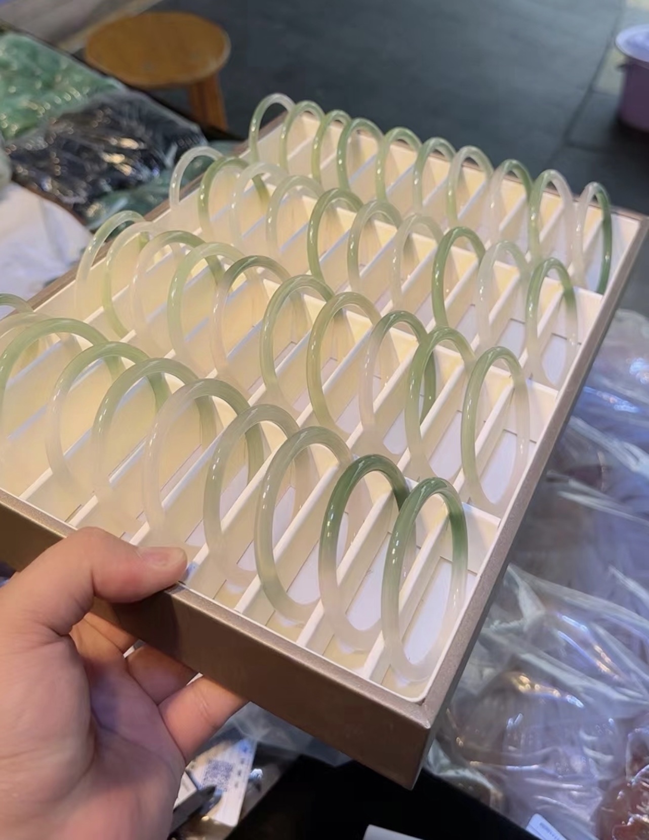 中国风天然高冰白月光荔枝冻玛瑙手镯女圆条玉髓玉镯高级感镯子详情图5