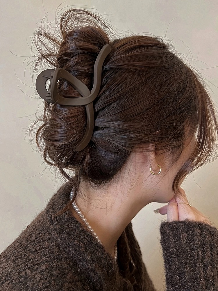 Autumn and winter matte line Maillard grab clip large high-end style hair clip for women's new back head elegant hair accessory