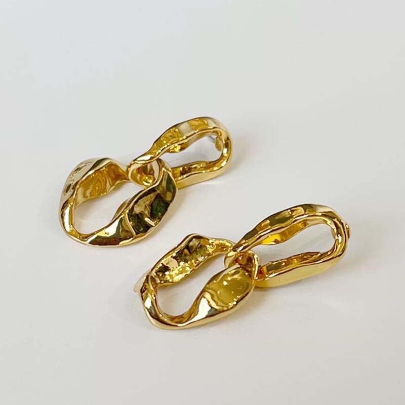 New minimalist metal ring stud earrings from Europe and America, mature and elegant, trendy earrings for dancing, and high-end earrings that are popular among Internet celebrities Application Scenario