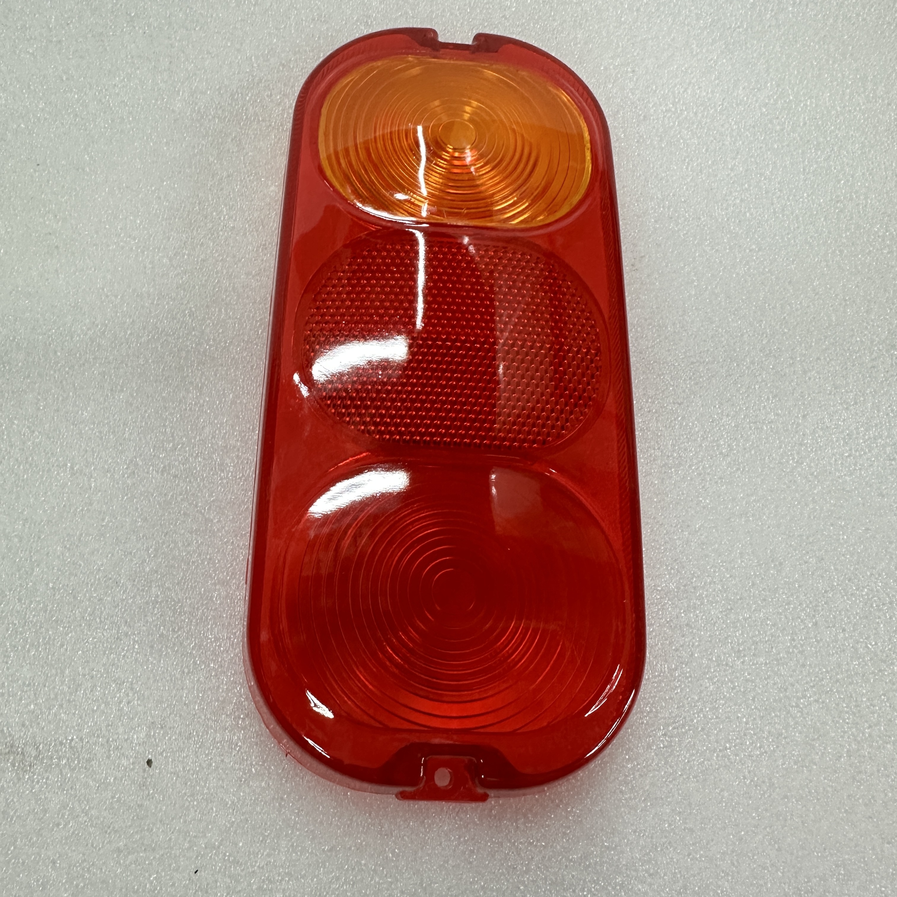 تنطبق قطع غيار السيارات على أقنعة المصابيح الخلفية لمحرك جيسيبو JCB 700/50024. Item Picture