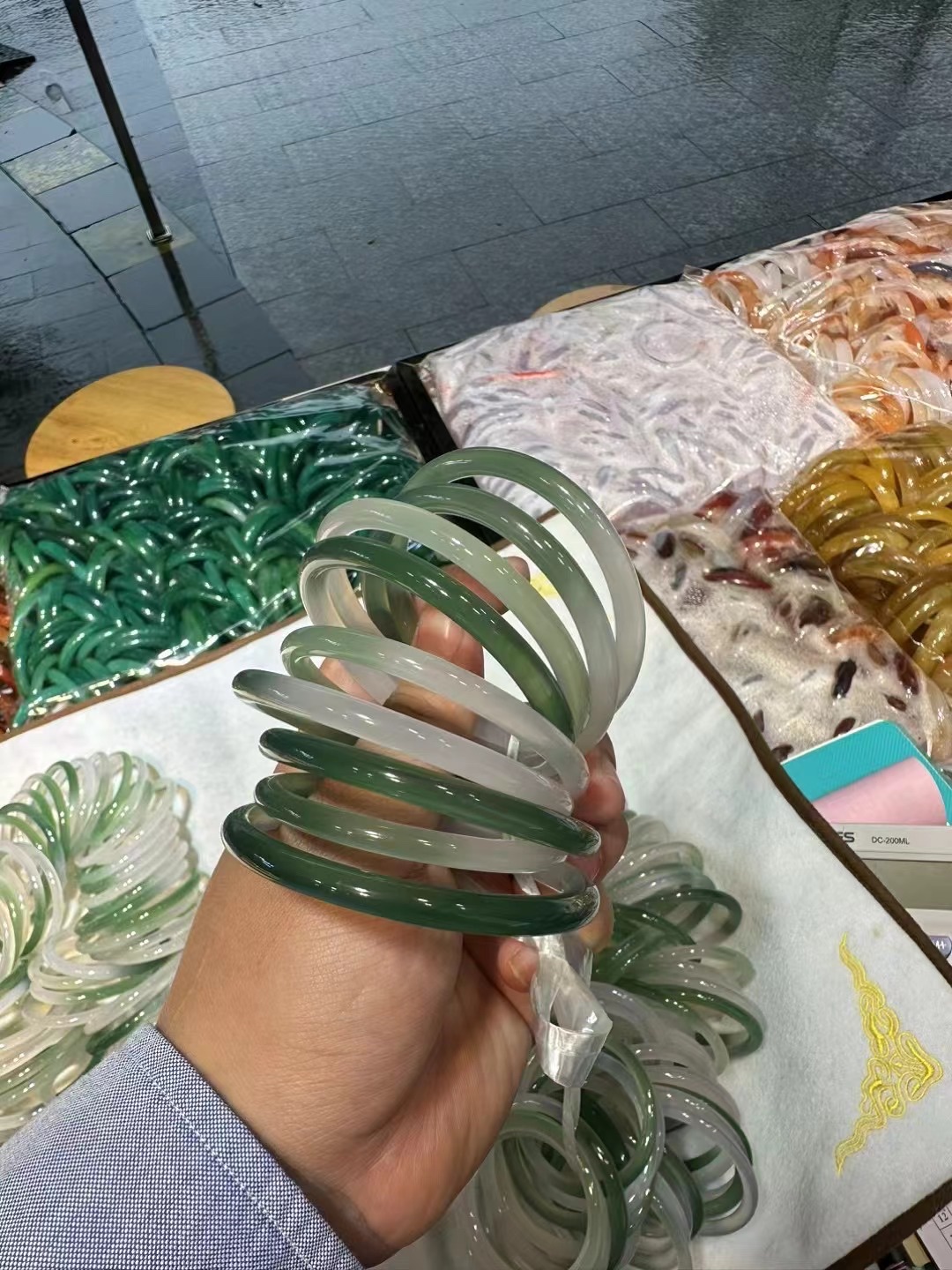 中国风天然高冰白月光荔枝冻玛瑙手镯女圆条玉髓玉镯高级感镯子