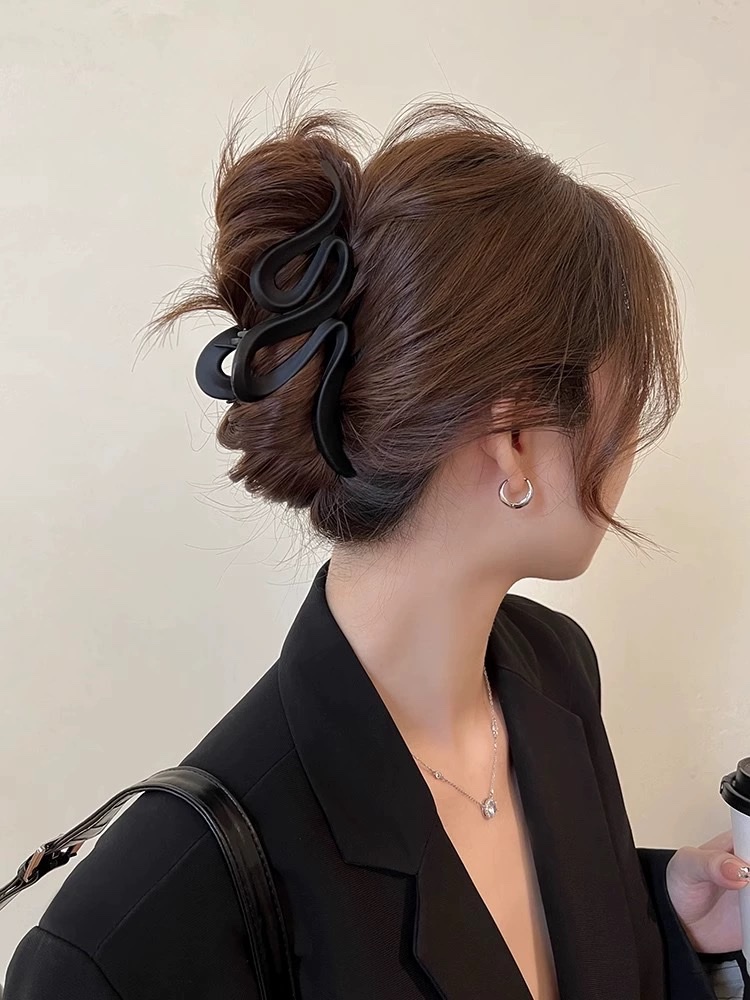 Encounter Maillard ~ Frosted scratch-off large high-end Hairpin for women, new shark hairpin for the back of the head detail image 4