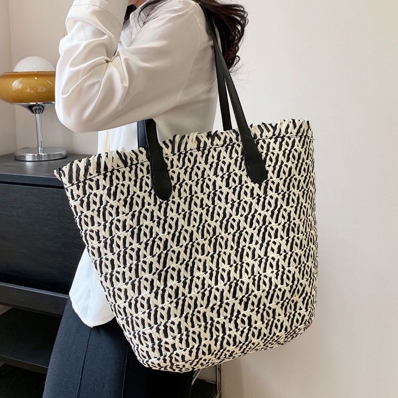 New woven bags, large-capacity straw woven bags, fashionable single-shoulder bags, forest-style crossbody bags, niche casual bags, beach bags, straw woven bags, Lafite straw woven bags, women's straw woven artistic woven bags, women's cross-wear fashionable straw woven bags detail image 2
