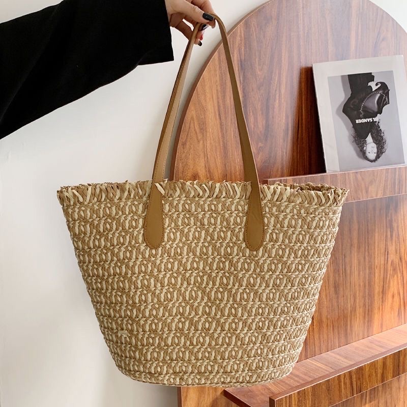 New woven bags, large-capacity straw woven bags, fashionable single-shoulder bags, forest-style crossbody bags, niche casual bags, beach bags, straw woven bags, Lafite straw woven bags, women's straw woven artistic woven bags, women's cross-wear fashionable straw woven bags detail image 4