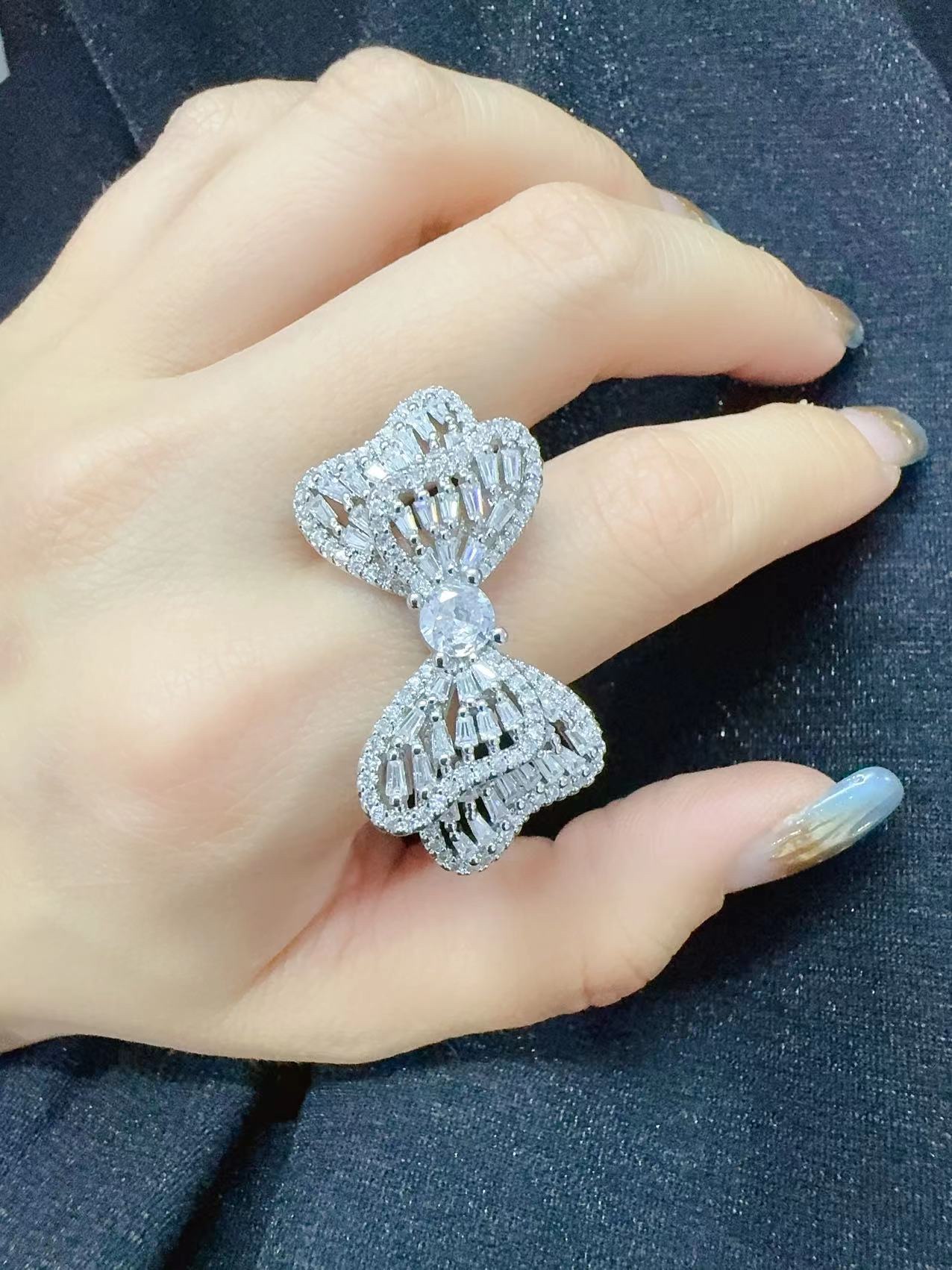 新款蝴蝶戒指 金白两色戒指