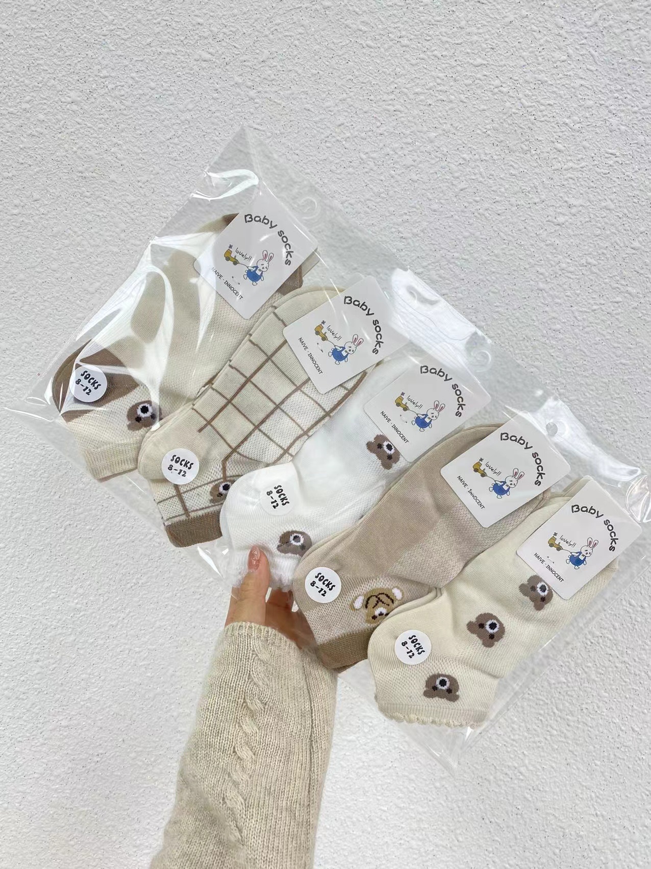 夏天透气孔学生袜白底实物图