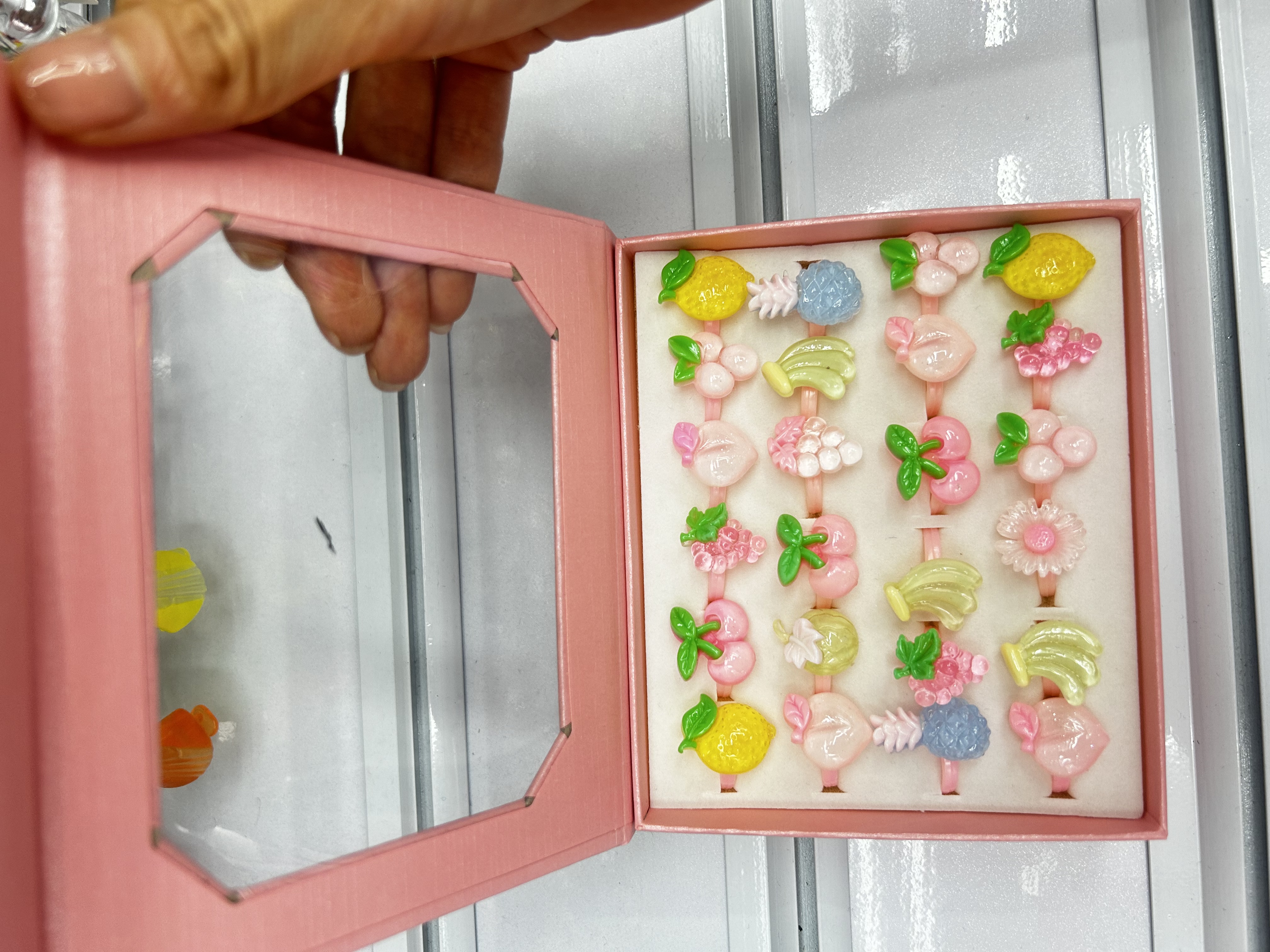 娃娃手推车亚克力钥匙扣挂饰 眼影套装彩妆脸彩儿童专用 草莓熊造型可爱安全无害