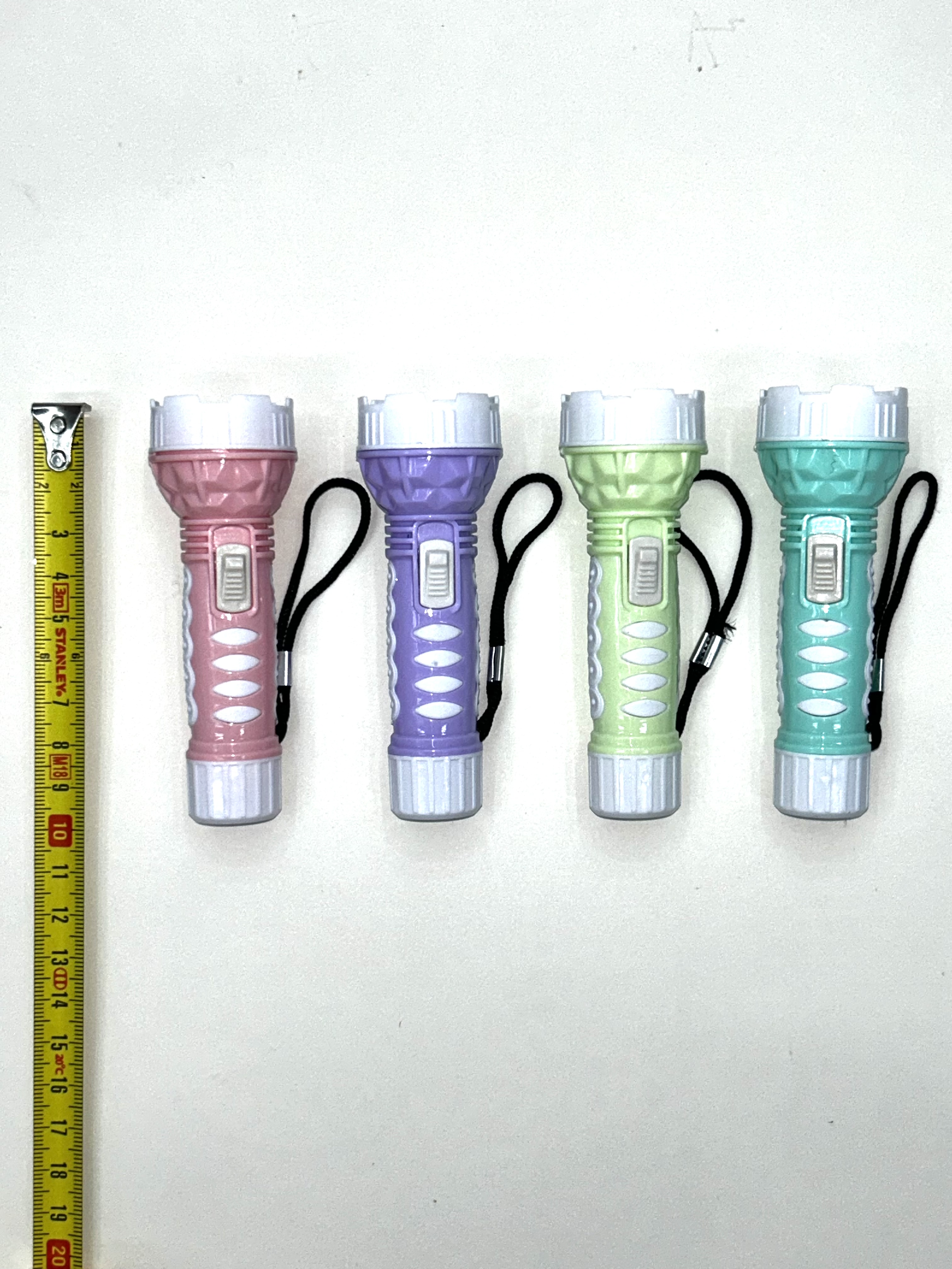 娃娃手推车亚克力钥匙扣挂饰 眼影套装脸彩儿童专用 草莓熊造型可爱无害材质安全放心