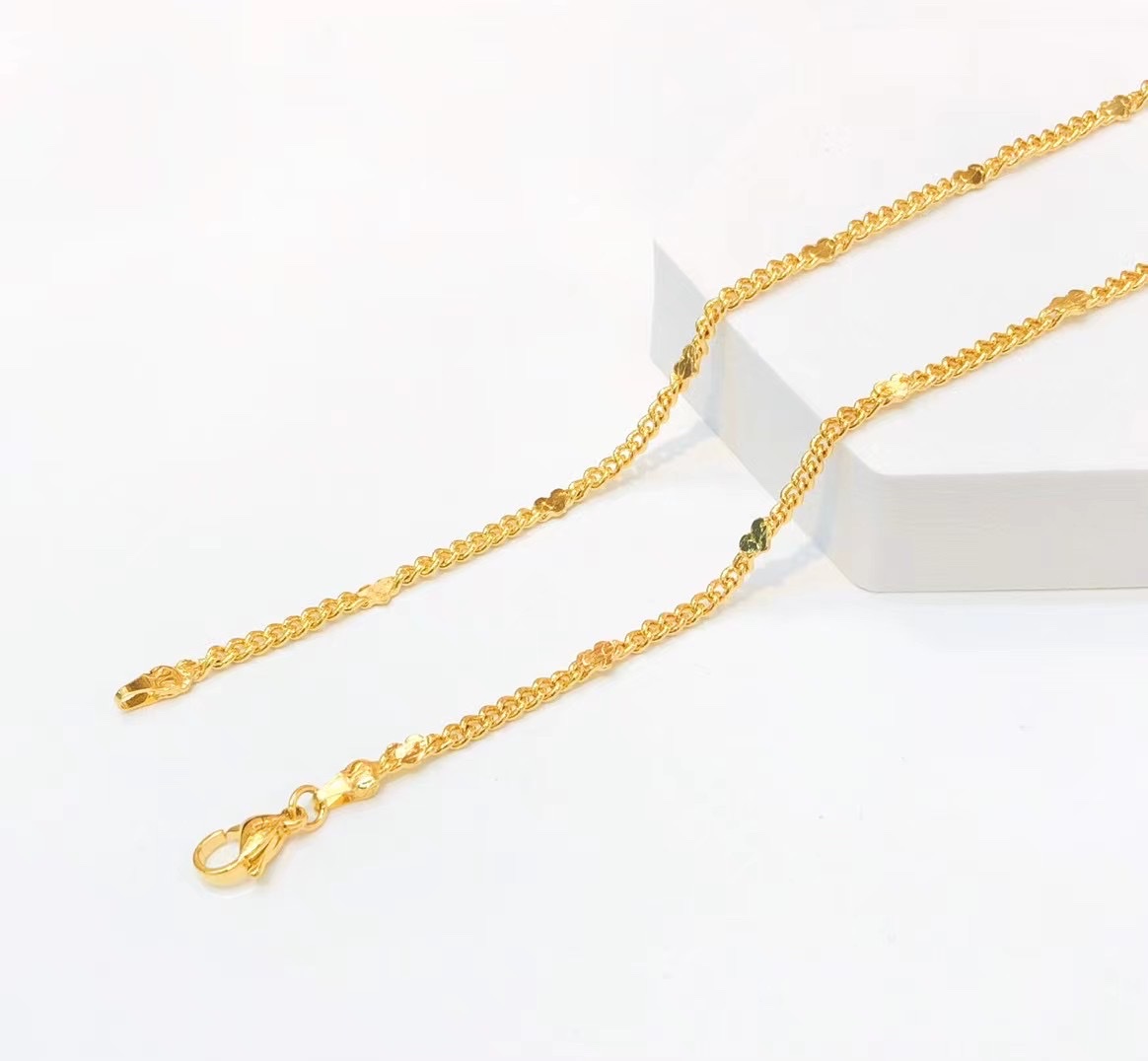 镀金项链 高级饰品 项链吊坠 精致饰品 优雅女士首饰 简约时尚配饰