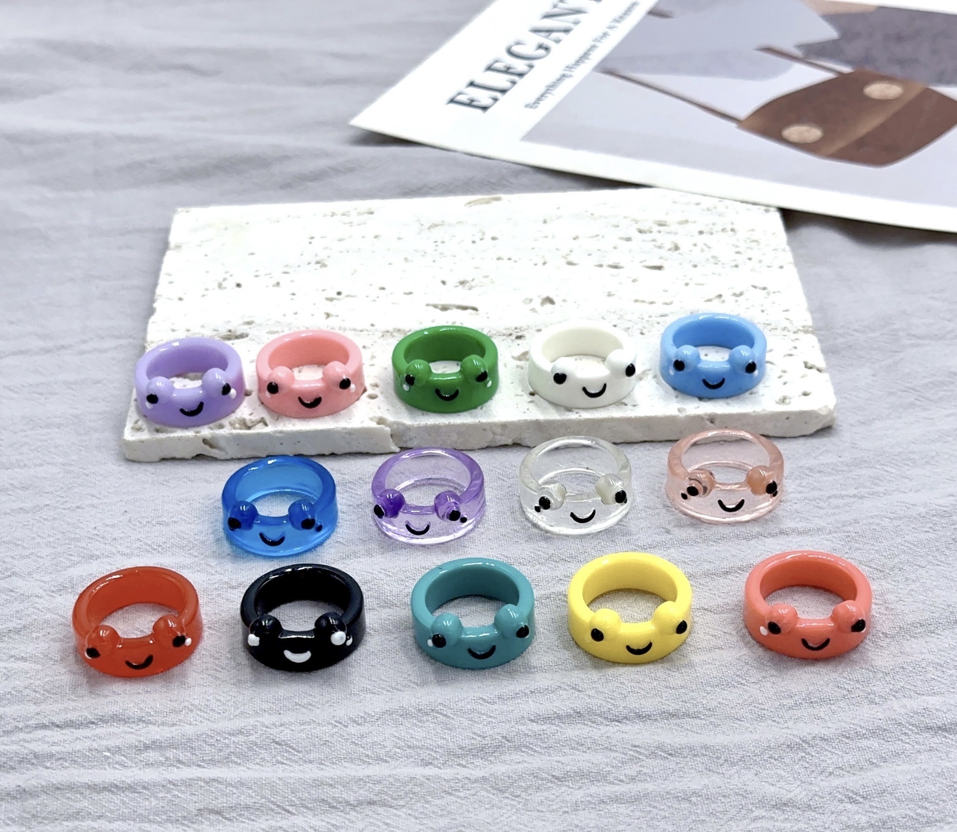 The anti-jade silver ring is a unique design for women. The jade ring is exquisite and the alloy ring is a simple and fashionable jewelry accessory details Picture