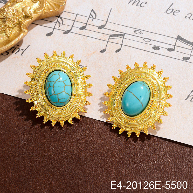 Turquoise earrings, French retro silver needle earrings, niche style, vintage flower stud earrings, exquisite, fashionable and high-end accessory earrings detail image 3