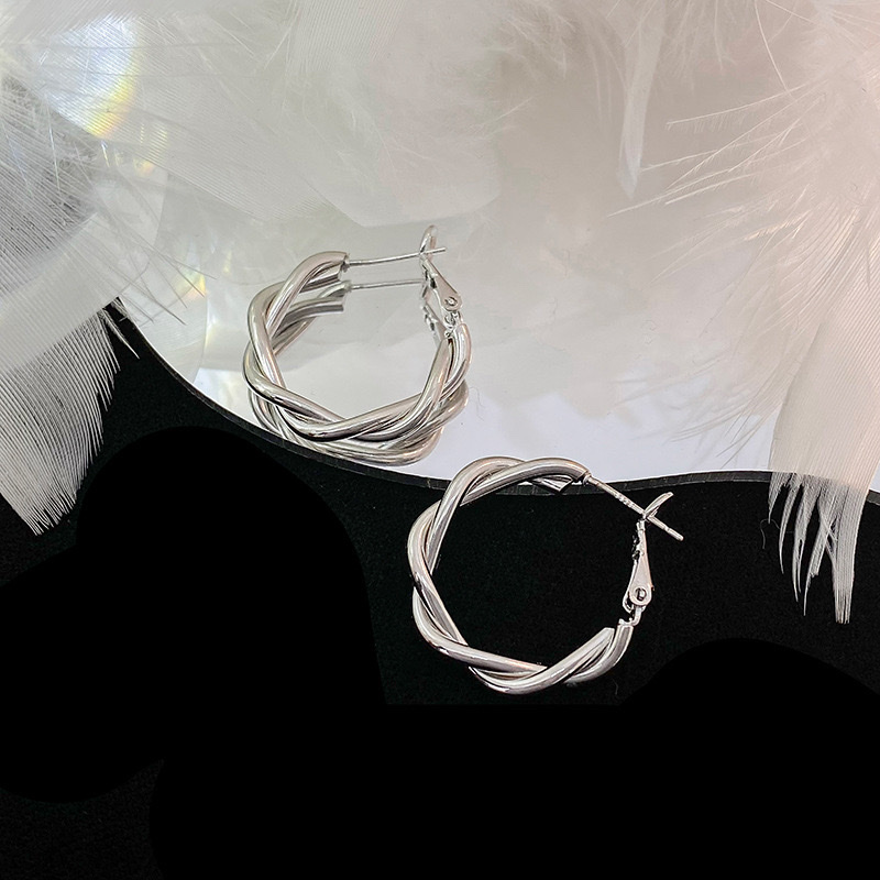 Silver simple and elegant stud earrings for women, 2024 new trendy and high-end style earrings, niche retro internet-famous earrings wholesale accessories, earrings and earrings detail image 2