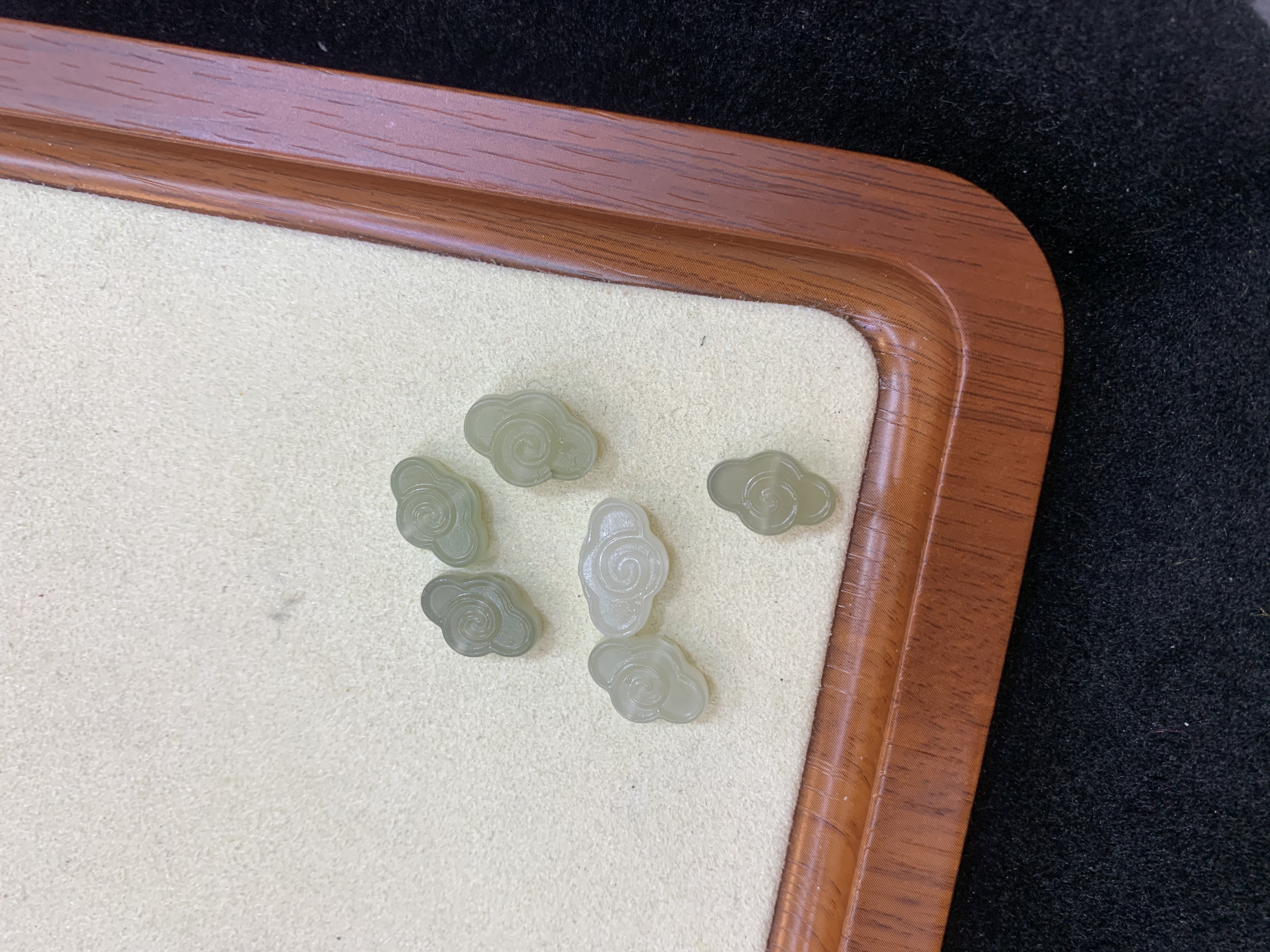 Hetian jade Qinghai material Xiangyun small accessories diy small accessories Handcrafted accessories Zhenyuan Jewelry Hetian jade Qinghai material Xiangyun small accessories diy small accessories Handcrafted accessories Zhenyuan Jewelry