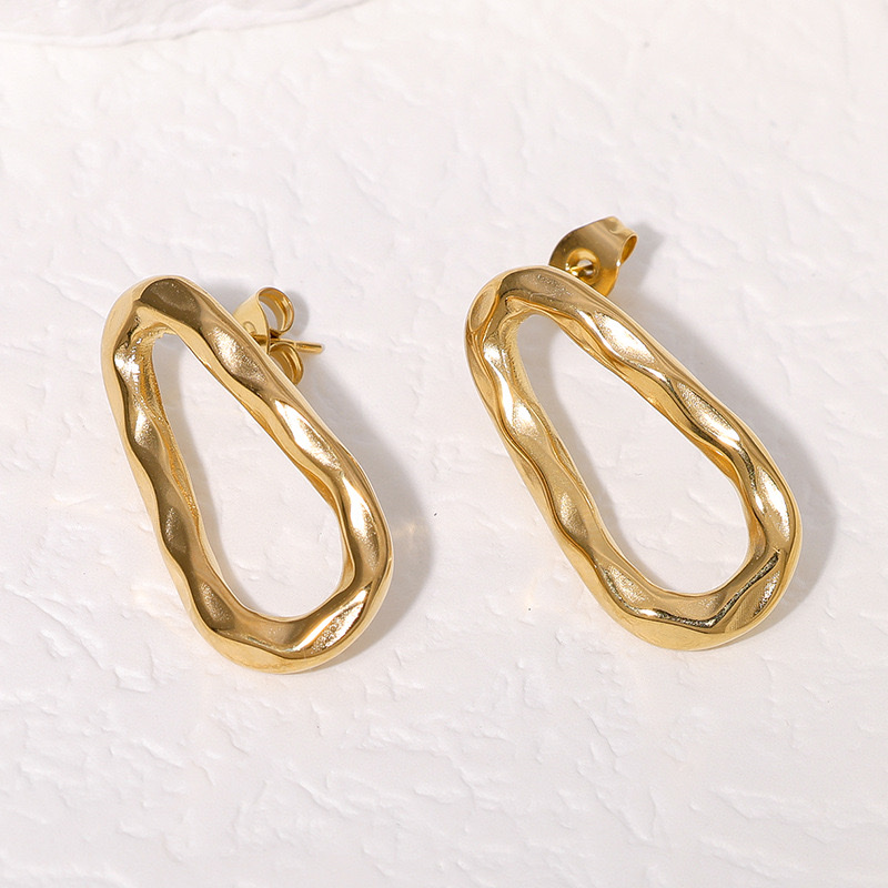 Europa y américa INS simple temperamento acero inoxidable aretes chapado en oro 18K no se desvanece retro luz lujo alto sentido de titanio acero aretes ornamentos orejillos pendientes detail image 2