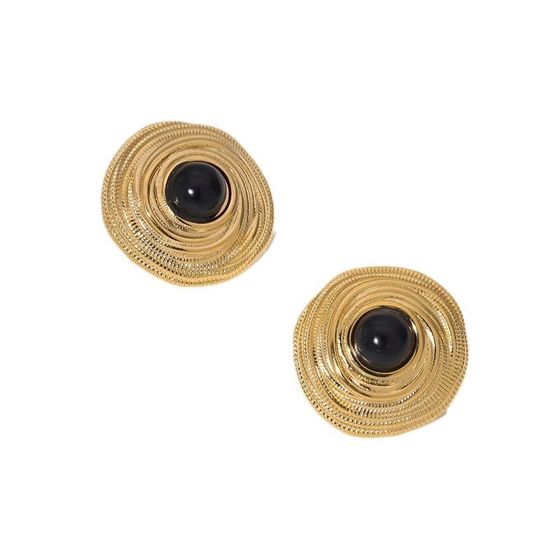 Europa y américa INS simple temperamento acero inoxidable aretes chapado en oro 18K no se desvanece retro luz lujo alto sentido de titanio acero aretes ornamentos orejillos pendientes Application Scenario