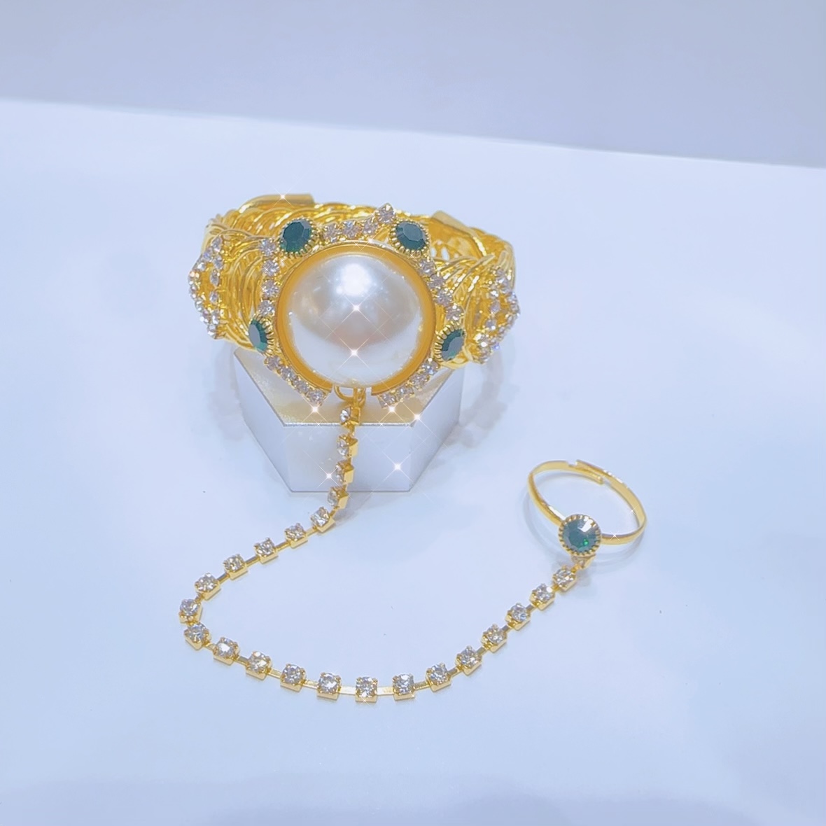 外贸爆款 新款韩版潮流 时尚女士手表 镶钻数字石英女手镯 手链批发产品图