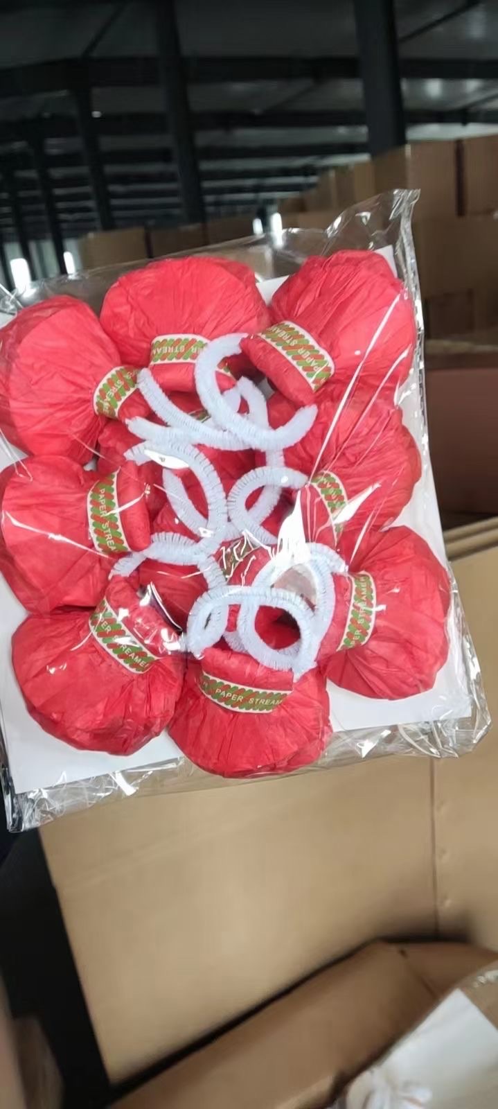 网红手抛小彩带丝婚礼手拉款魔术丝手环蜘蛛丝小礼炮新年拍照道具新年手抛拉花 手抛彩带 手擂蜘蛛丝 细节图