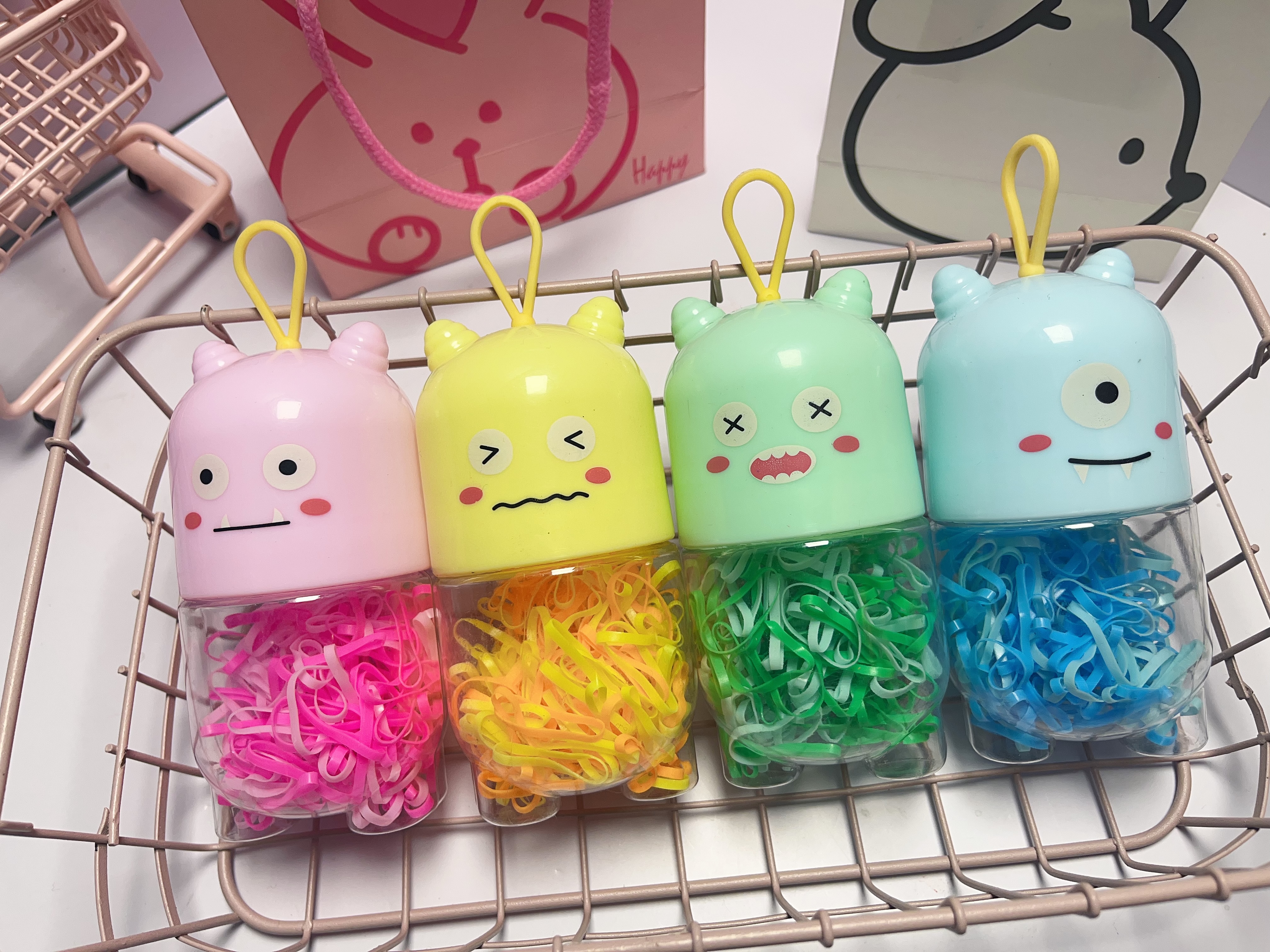Transparent rubber band small hair band, long-lasting elasticity, no damage to hair, no marks. Rubber band, a hair binding wonder. Rubber band, small hair band Application Scenario