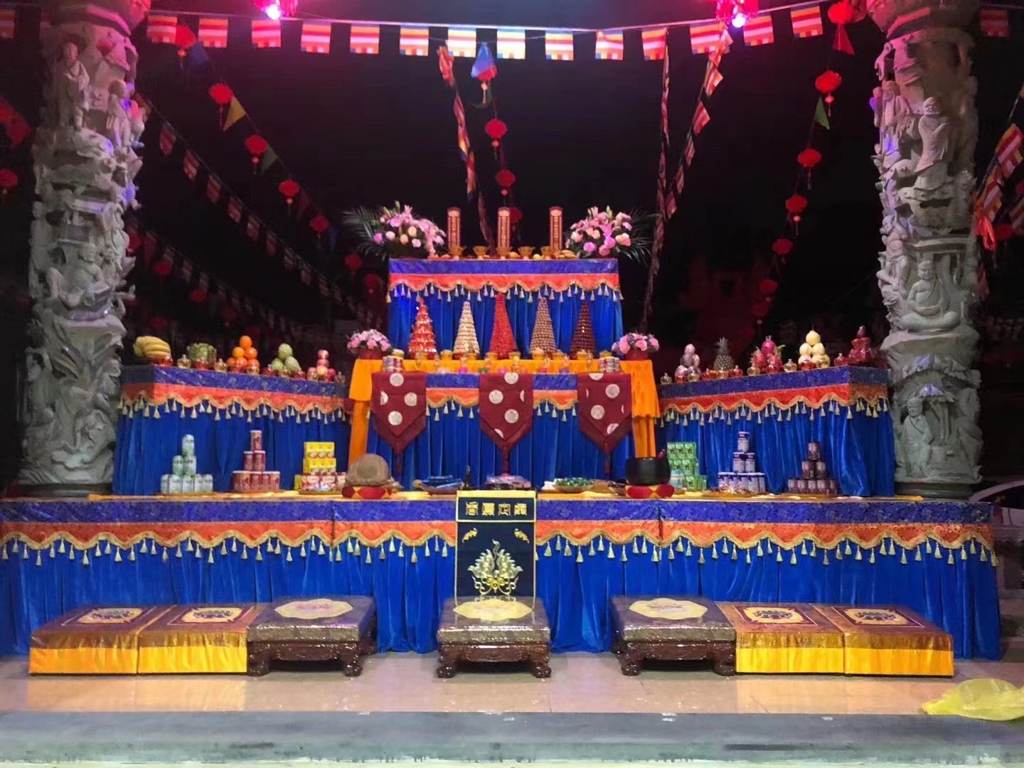 绣品定制供桌神位桌套佛台八仙桌台布桌罩桌套桌裙桌围供桌布 绣品定制供桌神位桌套佛台八仙桌台布桌罩桌套桌裙桌围供桌布白底实物图