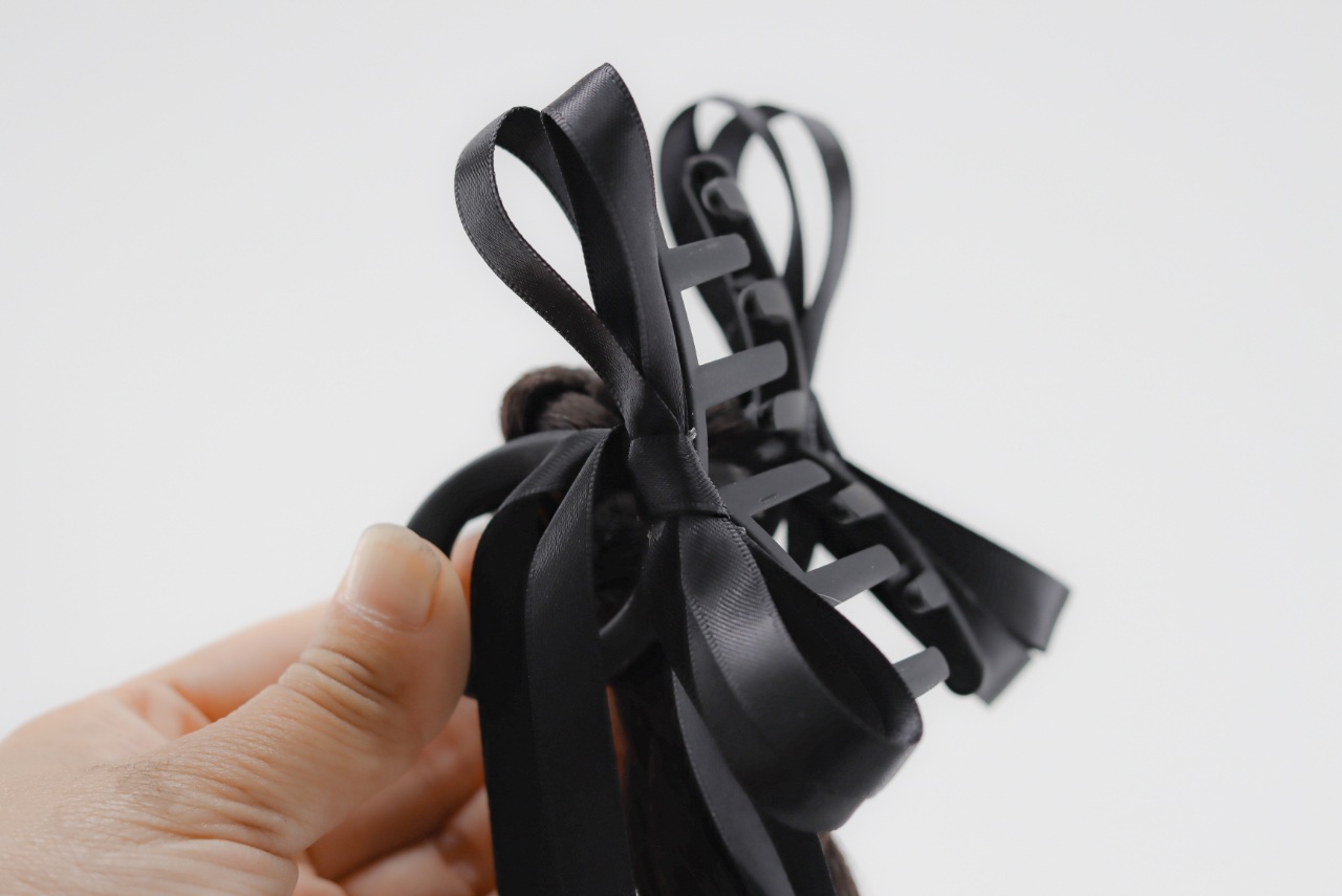 Wig, braid, braid, imitation hair, ballet style, natural and sweet, ribbon grab clip double braid wig Application Scenario