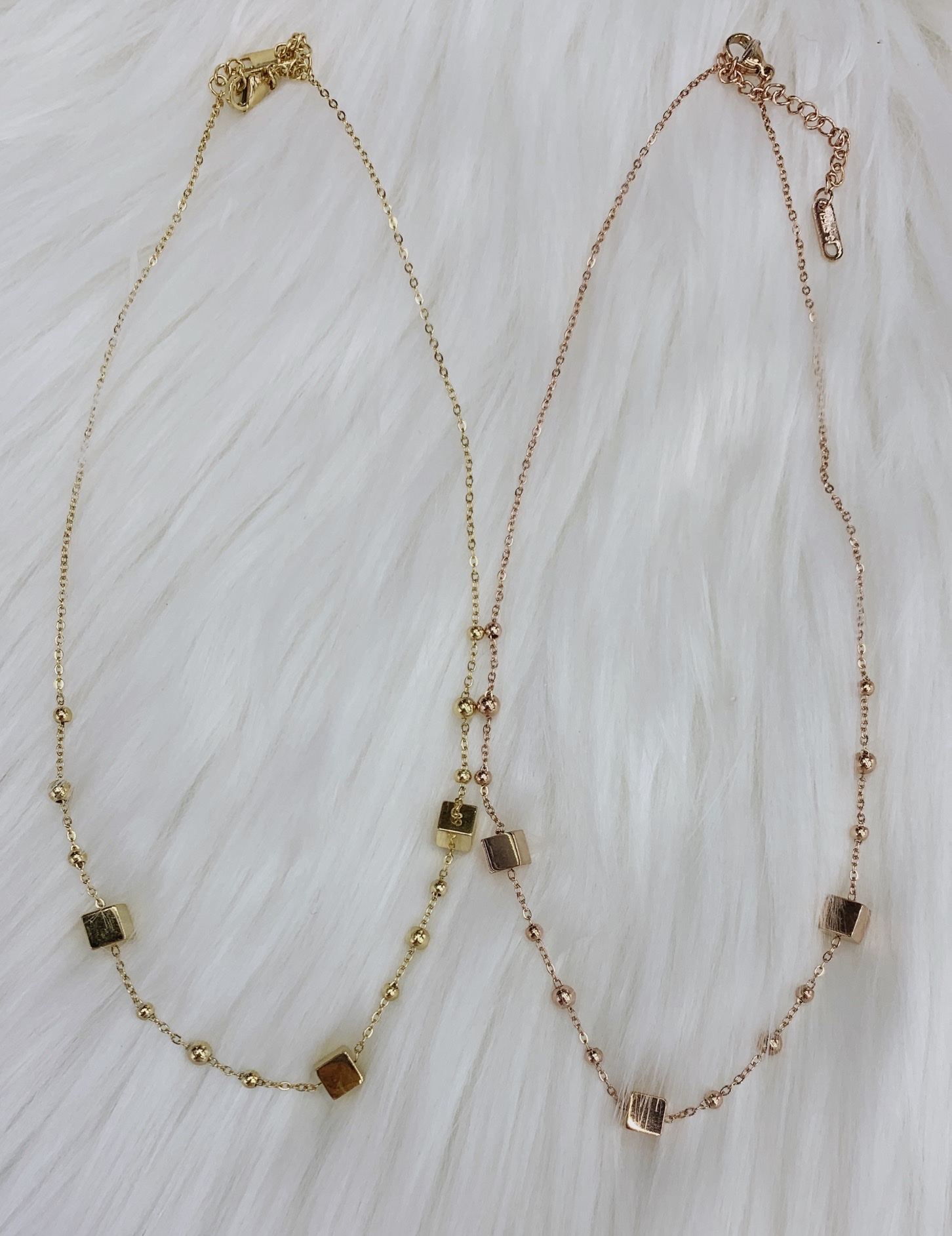 Fashionable beaded chain small square necklace set detail image 2