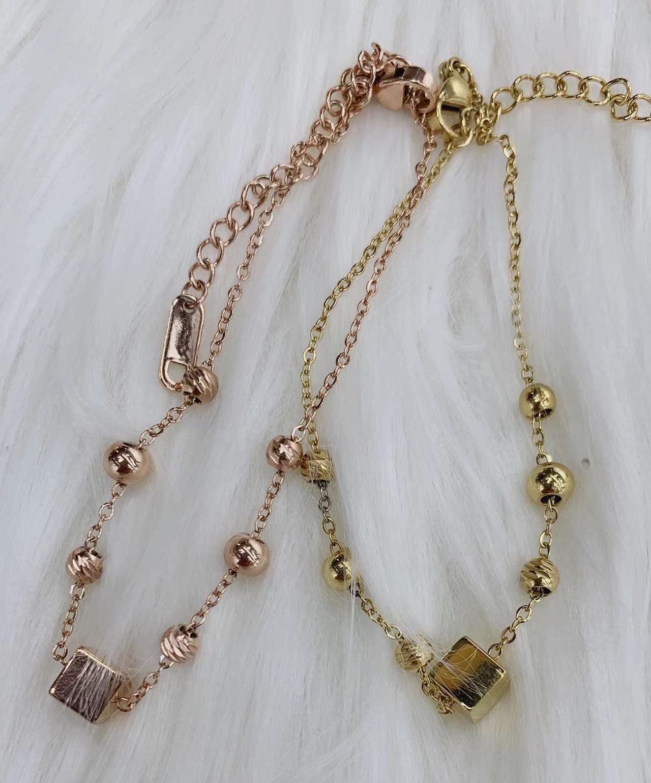 Fashionable beaded chain small square necklace set Application Scenario