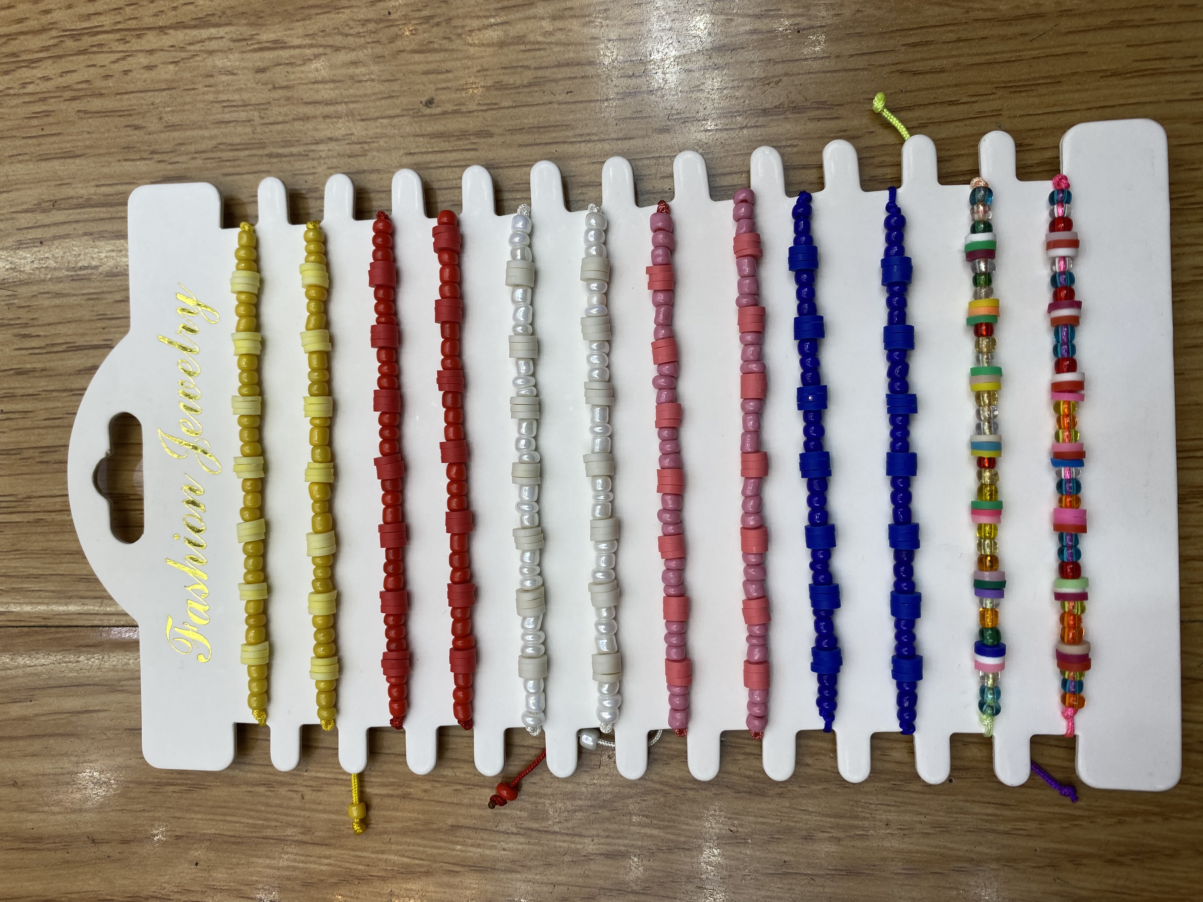 流行手编织手链五彩绳产品图