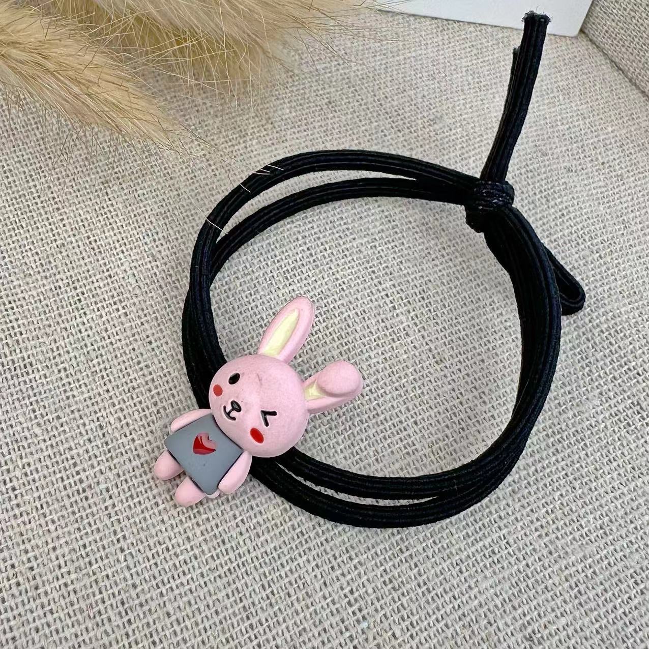 Simple smiling face alloy hair tie for women, Korean style, versatile and elegant hair band, new high-end ponytail leather band hair tie headwear Item Picture