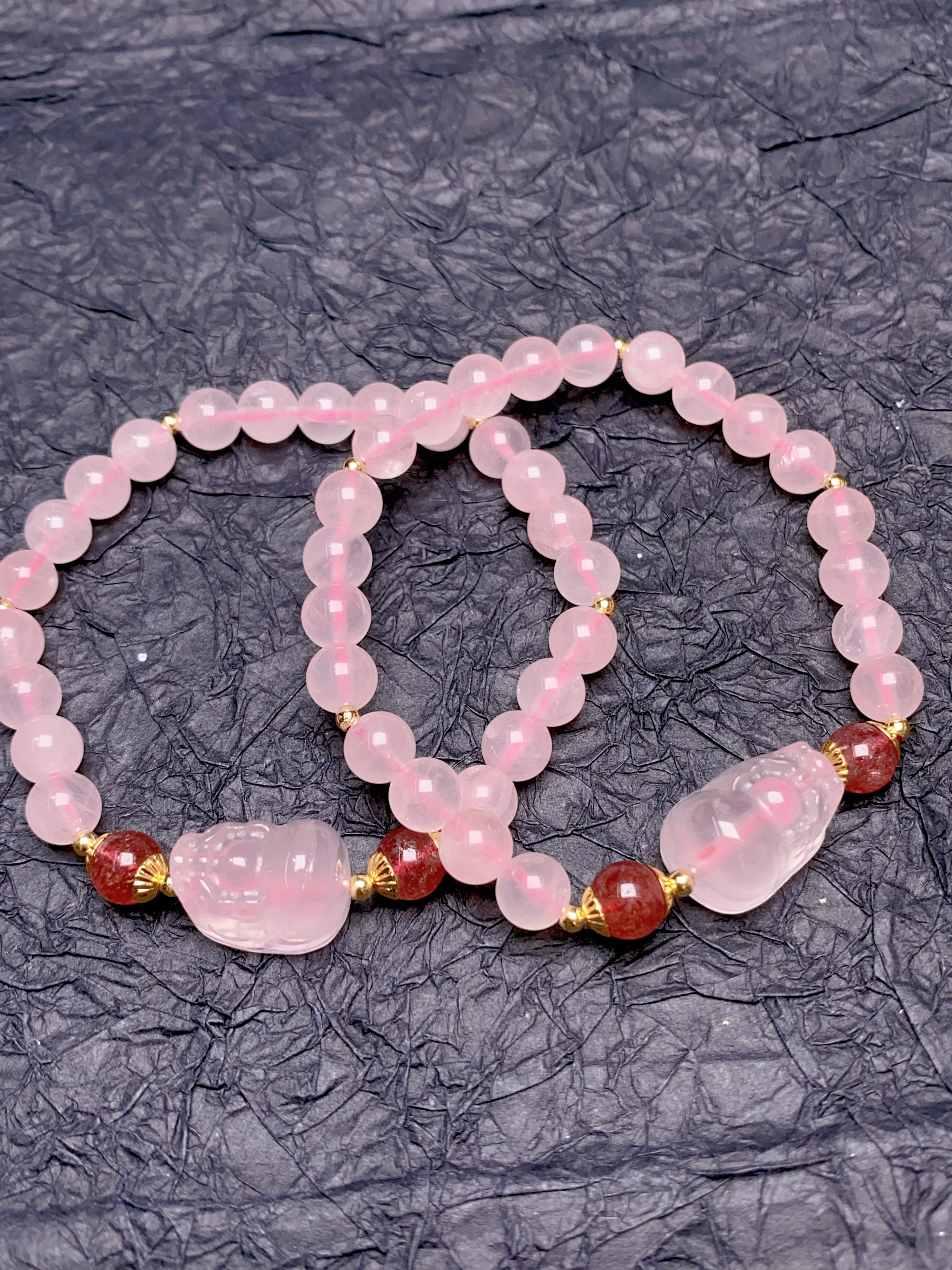 Natural Horse Powder Bracelet, Select Fine Horse Powder, Use Color-Preserving Copper Gold-Plated Accessories,
Use Madagascar Powder, Not A Single Pink. Use Carved Pieces Of Pixiu Specification drawing