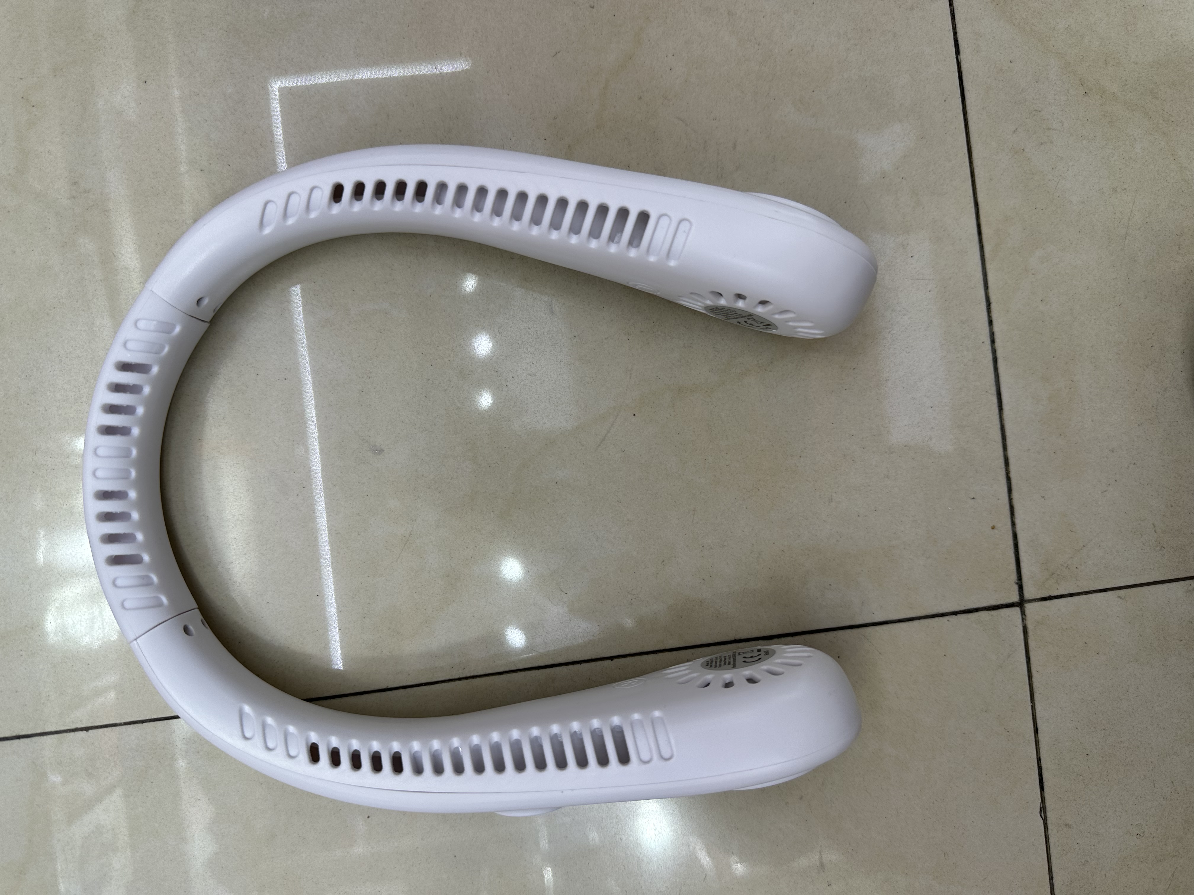 挂脖数显风扇