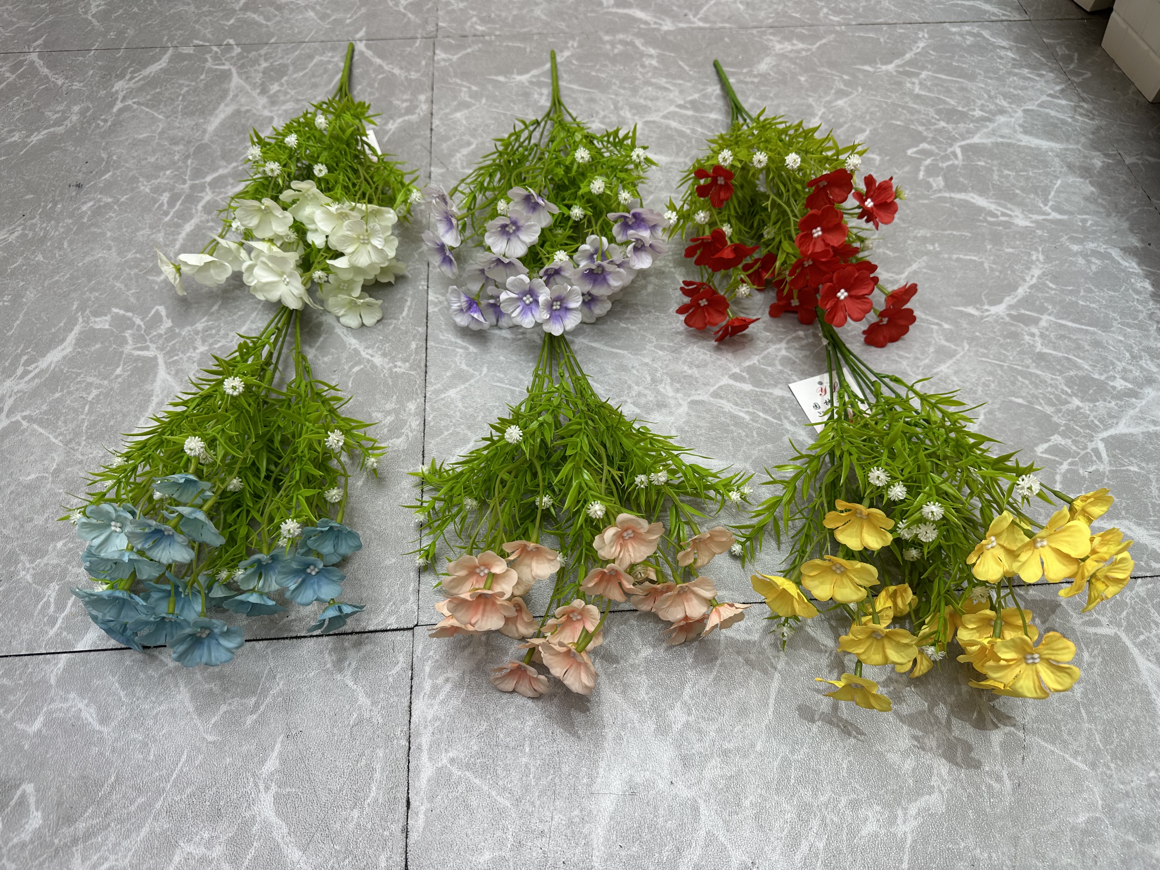 Artificial aquatic plants and small flowers Item Picture