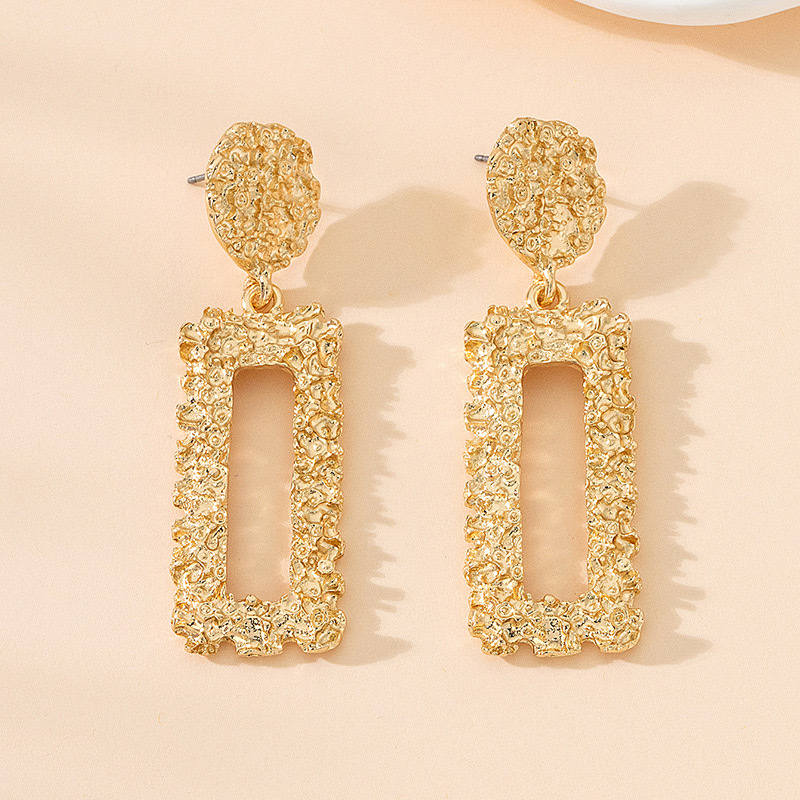 Wholesale of European and American fashion texture hollowed-out heavy industry earrings, exaggerated metal teardrop-shaped heart quadrilateral pendant earrings Application Scenario
