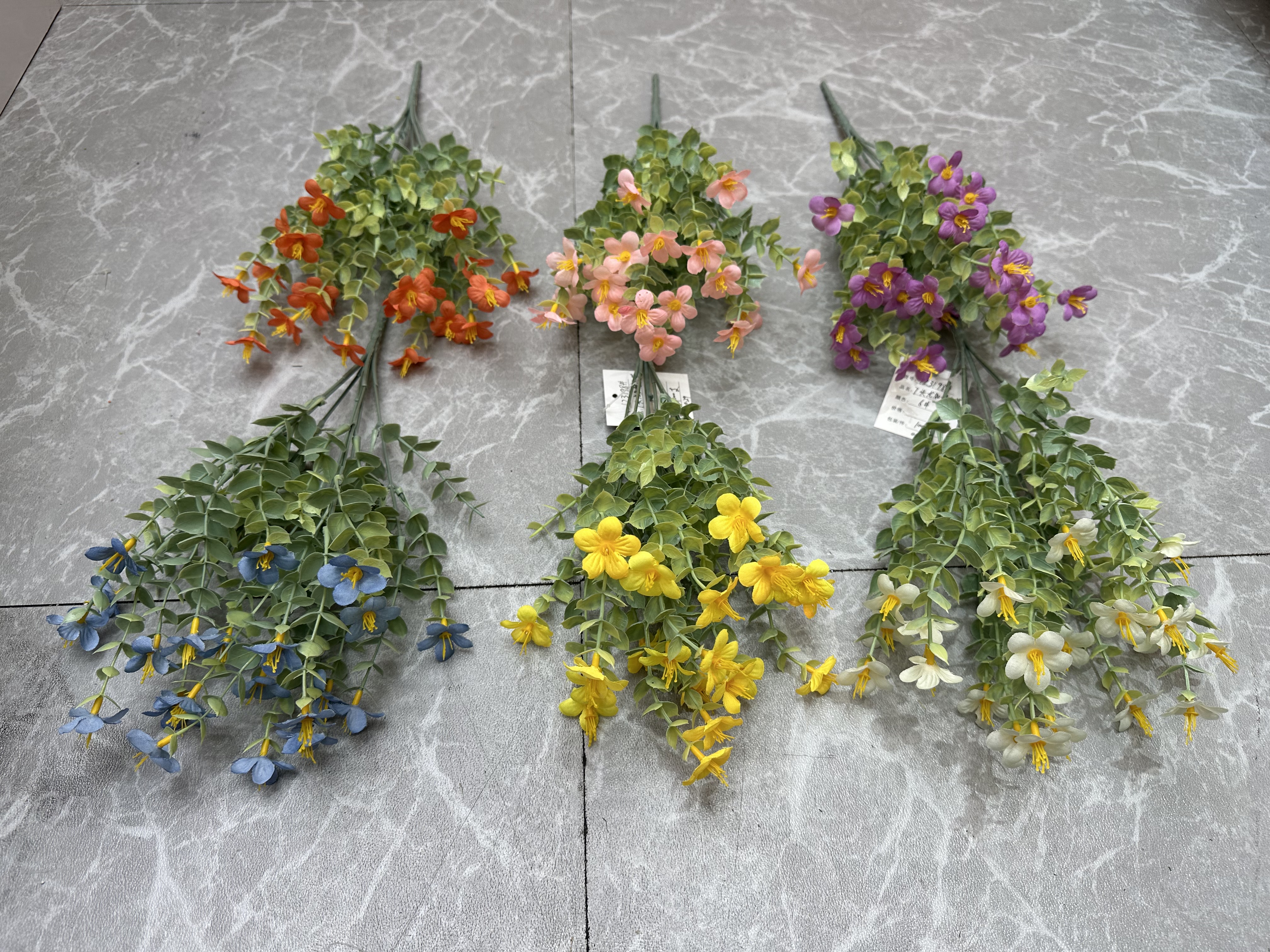 Artificial aquatic plants and small flowers details Picture