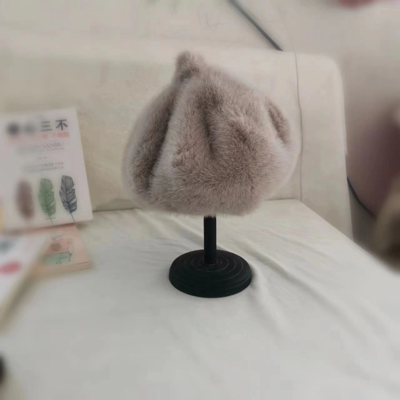 Thickened and fleece faux mink beret for warmth, painter's hat, girls' winter hat, octagonal hat detail image 10