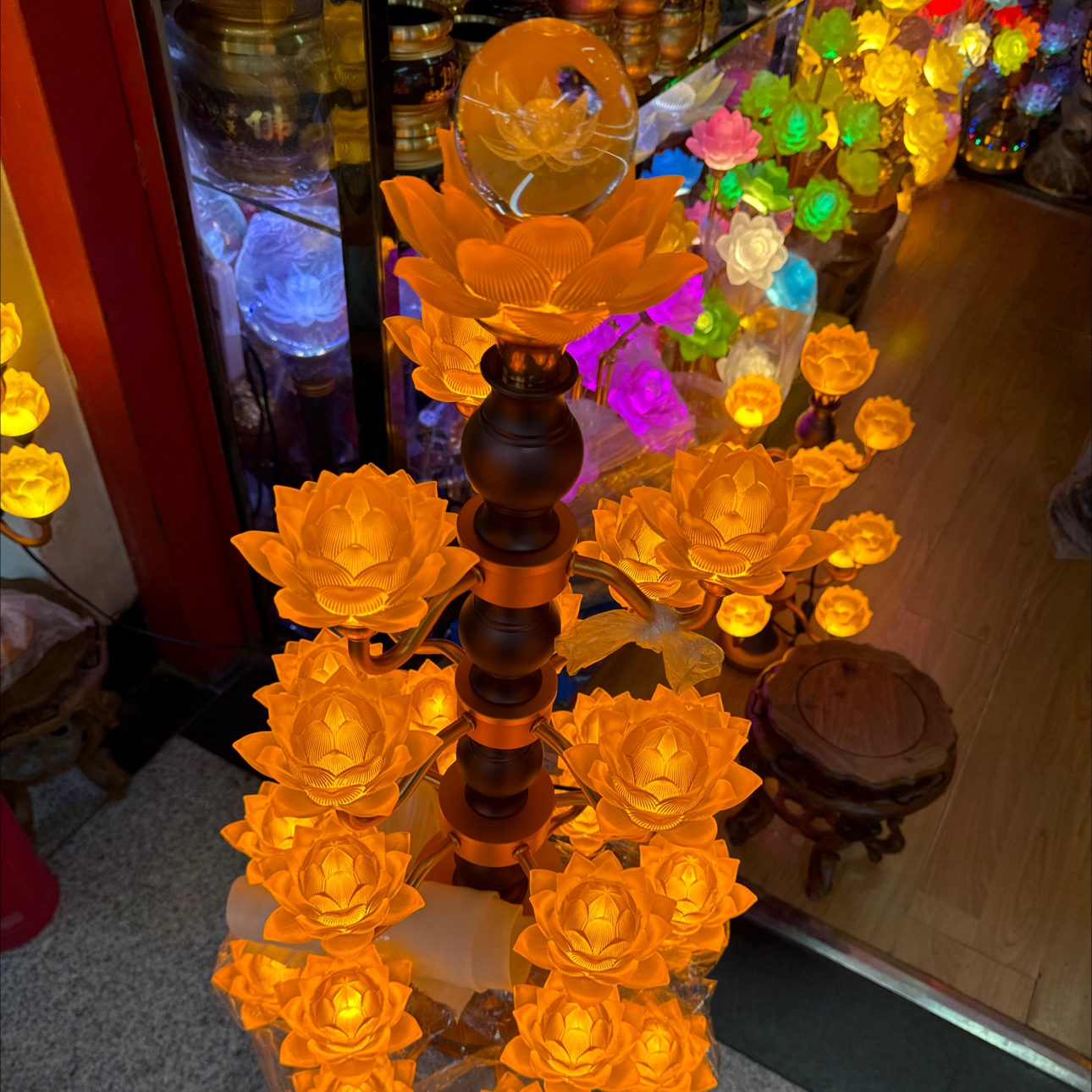 电子灯塑料制造莲花马灯 蜡烛灯设计 美观耐用安全环保生日布置气球支架大气球儿童户外大气球产品图