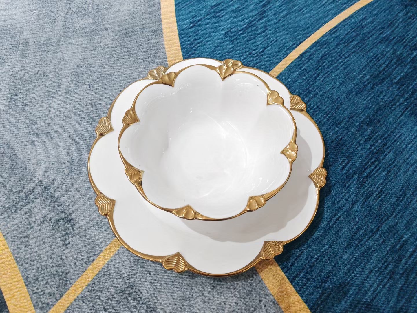 2024 New light luxury white electroplated tableware set, home and restaurant ceramic bowls, Nordic soup bowls, soup basins, large bowls and plates details Picture