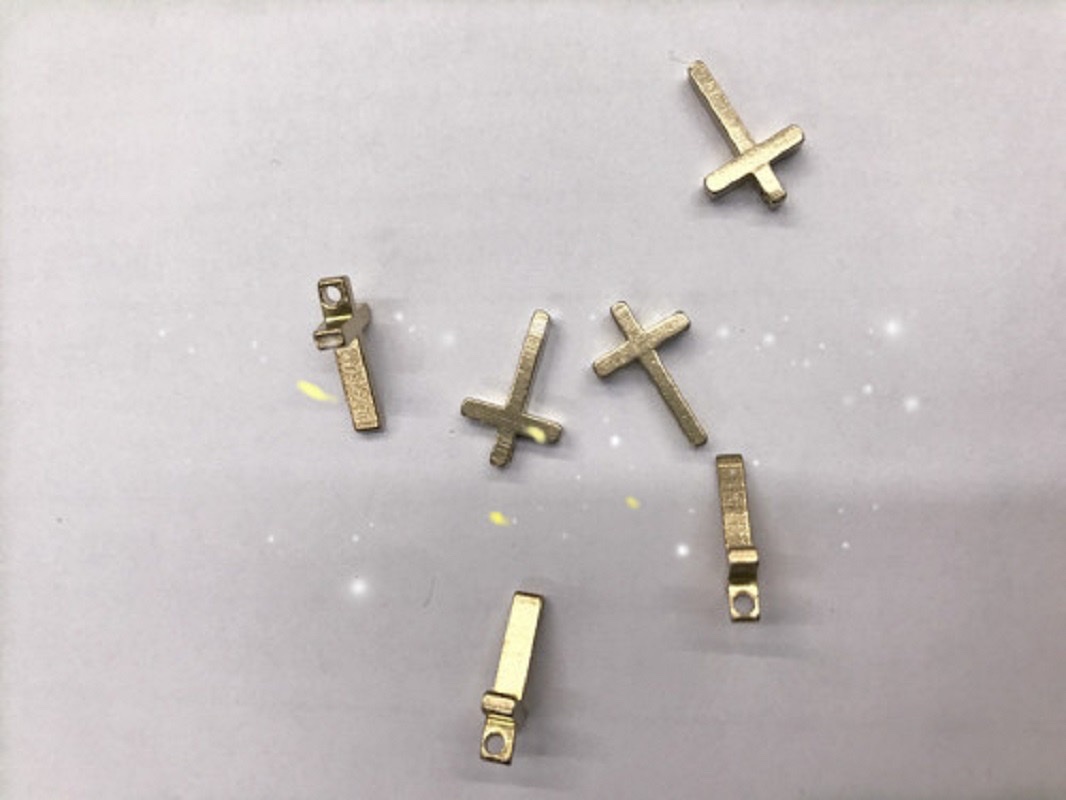 Cross copper rod perforated cross 9*13mm Application Scenario