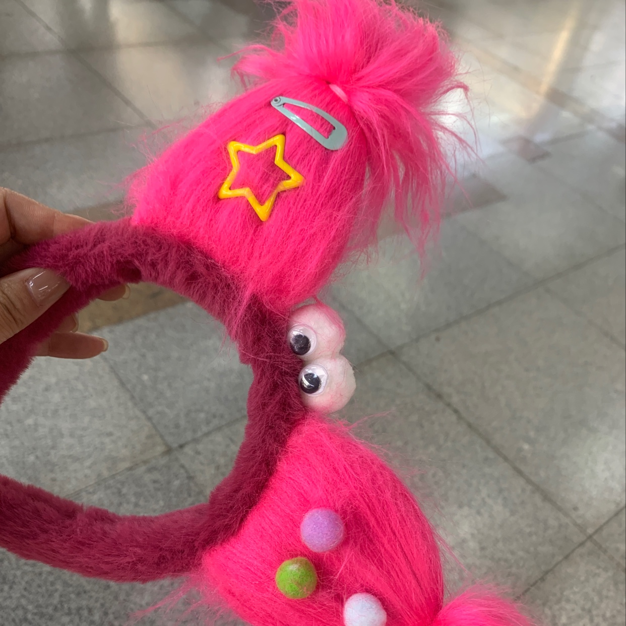 Popular Cute Fried Hair Button, Six Colors Available, Can Be Used For Face Mask, Can Be Used For Parties Specification drawing