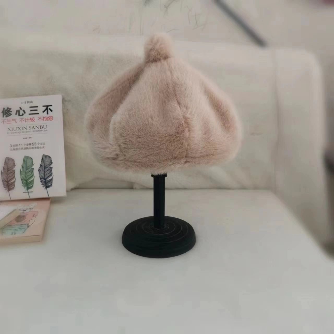 Thickened and fleece faux mink beret for warmth, painter's hat, girls' winter hat, octagonal hat detail image 4