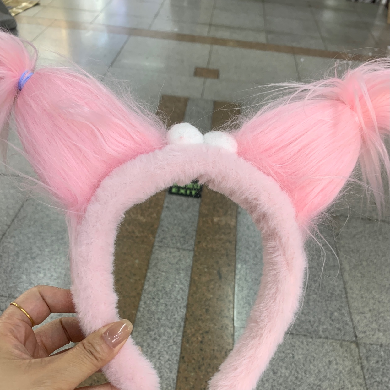 Popular Cute Fried Hair Button, Six Colors Available, Can Be Used For Face Mask, Can Be Used For Parties Item Picture