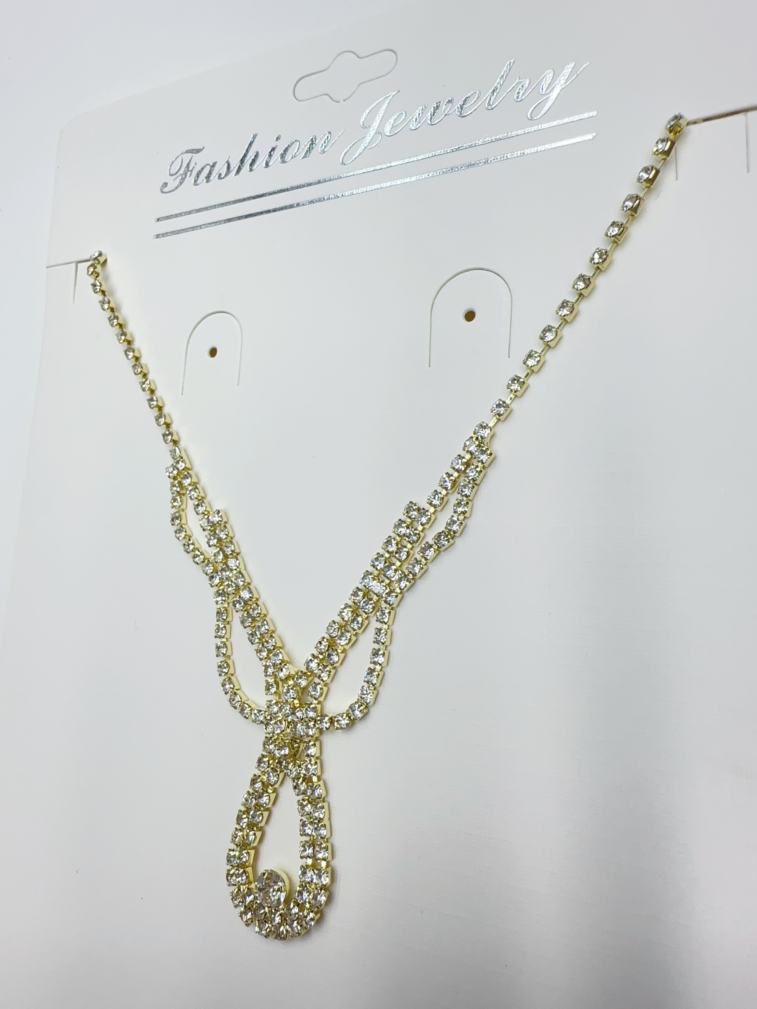 This necklace is full of diamonds and sparkling water drop tassels. It features a light luxury and niche design for women. It is a choker necklace with a high-end feel detail image 2