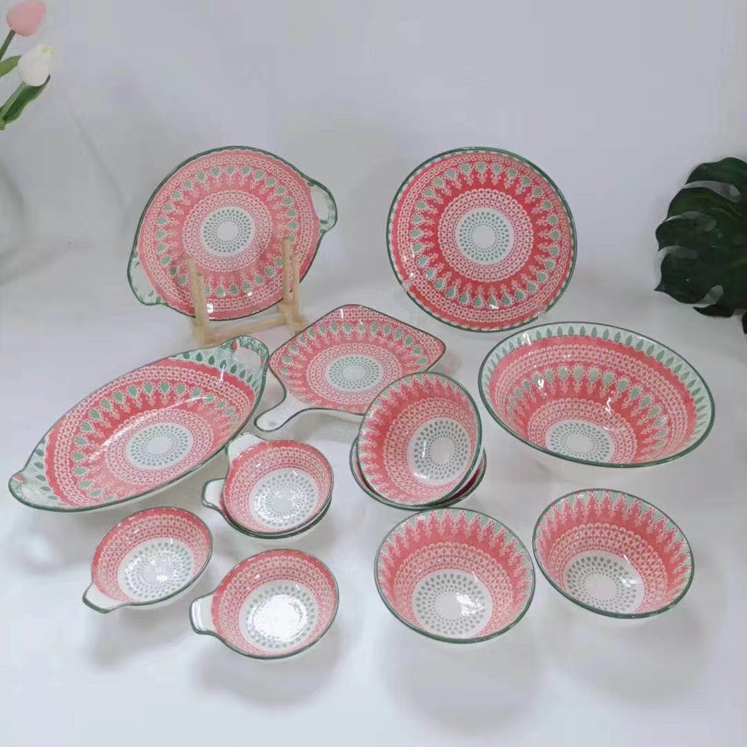 Ceramic fruit plates, bowls, plates and trays are designed to be wear-resistant, durable and anti-slip details Picture