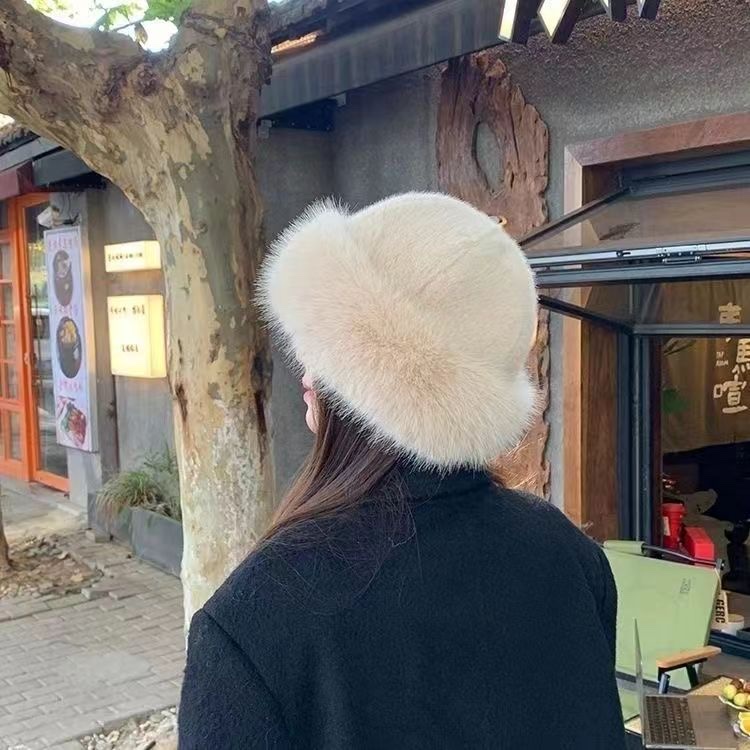 New style snow hat, faux fur fox fur hat, Lei Feng dome hat, Mongolian beret, warm and thick for winter Item Picture