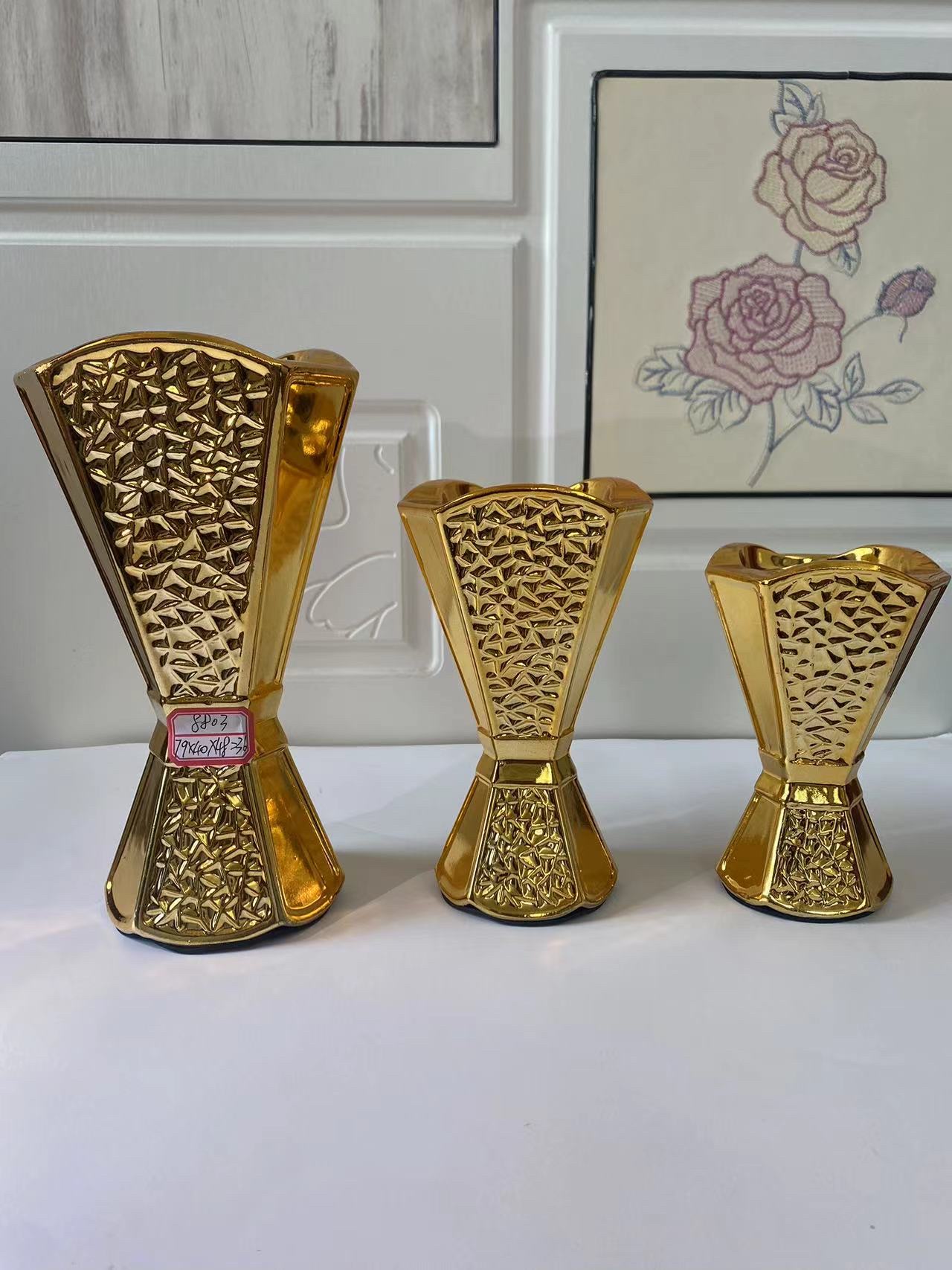 陶瓷工艺品实物图